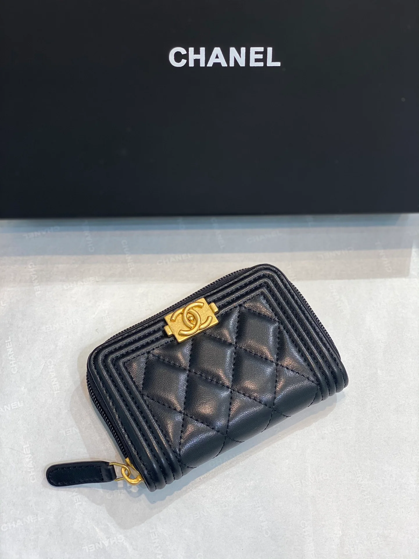热销款 Chanel-Leboy 经典拉链零钱包 黑金色