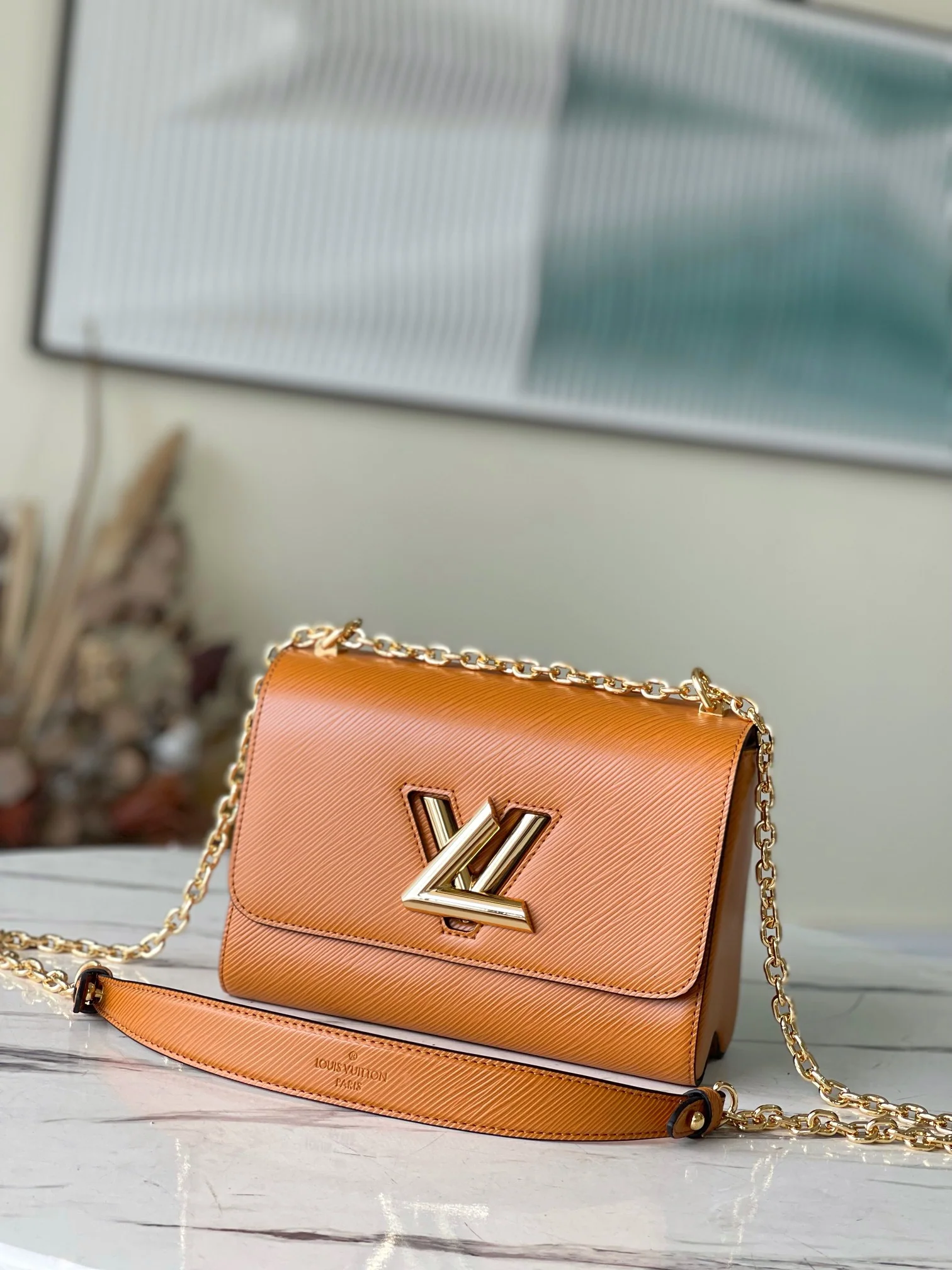 m59686-LV-2015-cruise-early spring collection-twist-chain bag-caramel brown