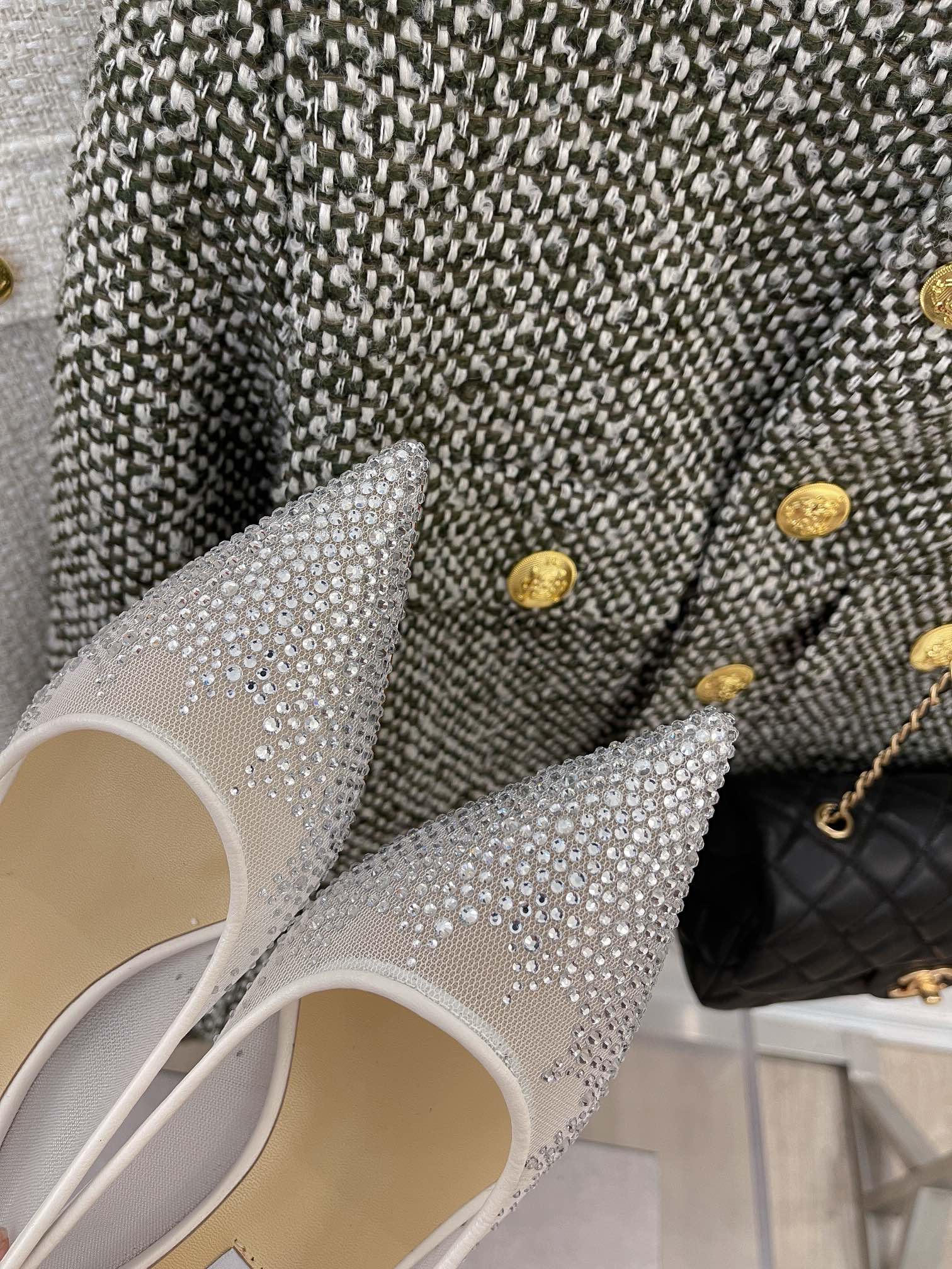 Jimmy - Туфли на высоком каблуке с сетчатыми вставками и стразами - 1