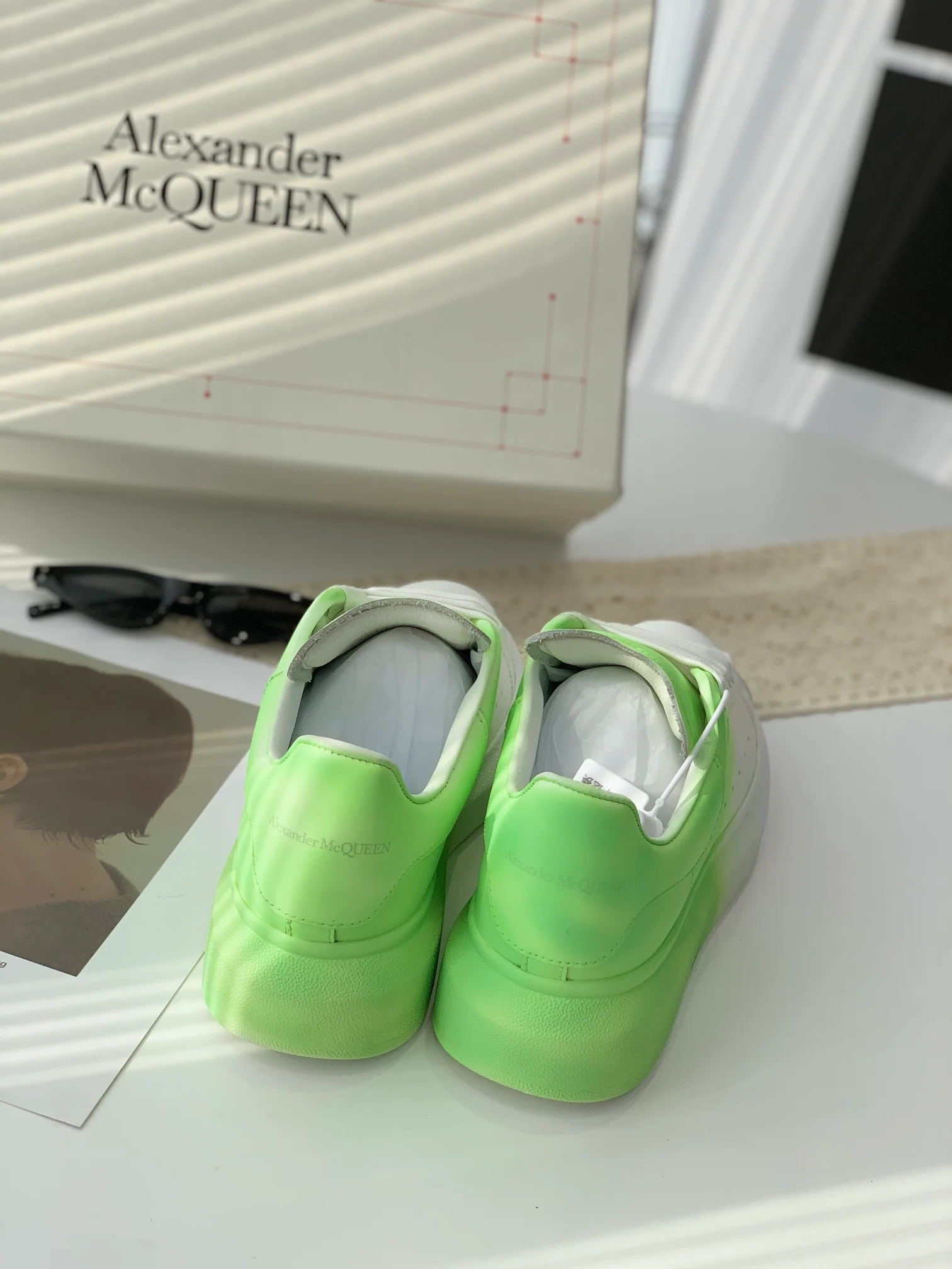 McQueen - Улучшенные классические белые кроссовки - Градиентный зеленый