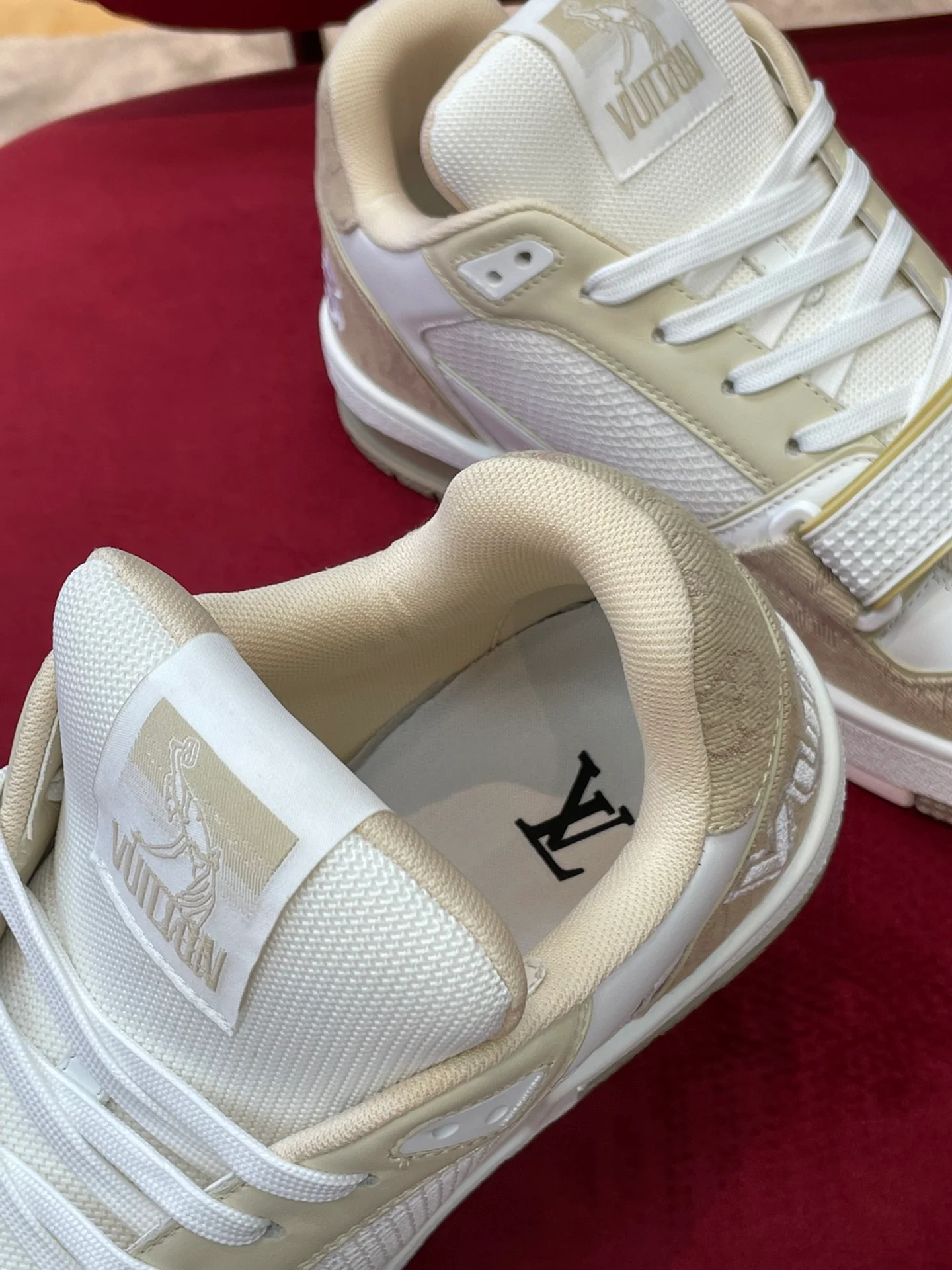 Кроссовки LV Trainer Series - Спортивная обувь - Унисекс - Белый/Абрикосовый