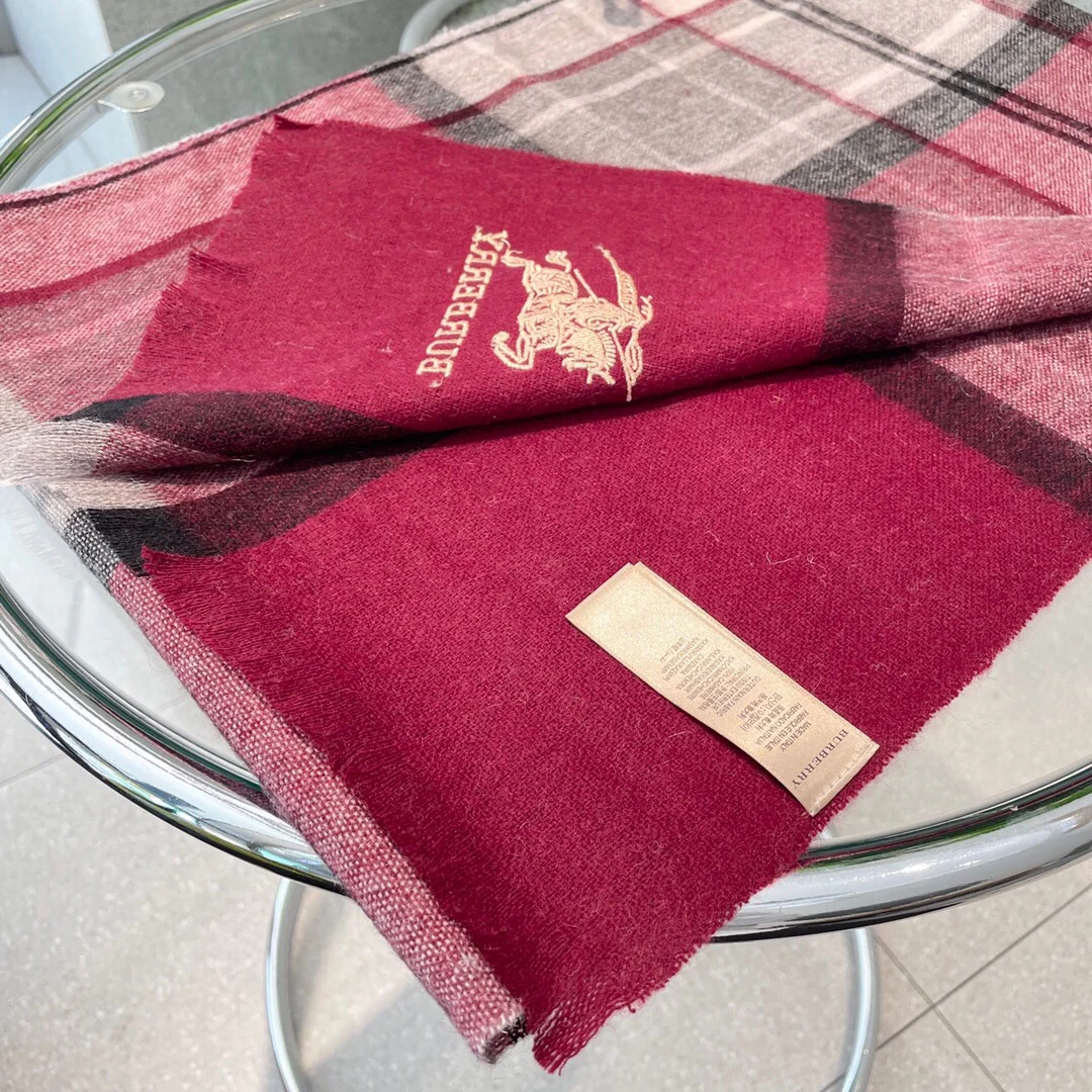 Классический кашемировый клетчатый шарф Burberry с узором 