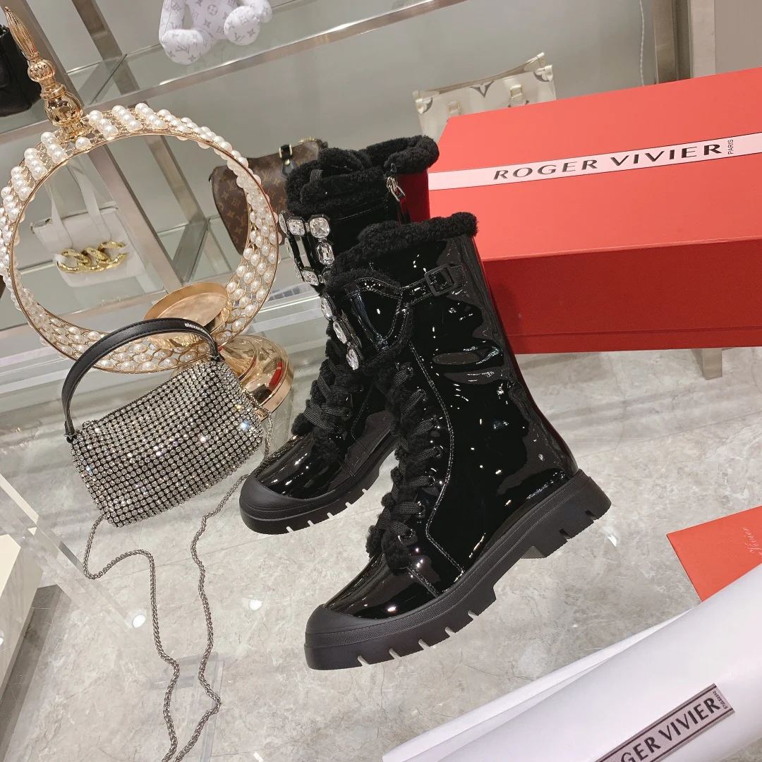 Стриженая шерсть - стразы - кожаные сапоги с пряжками