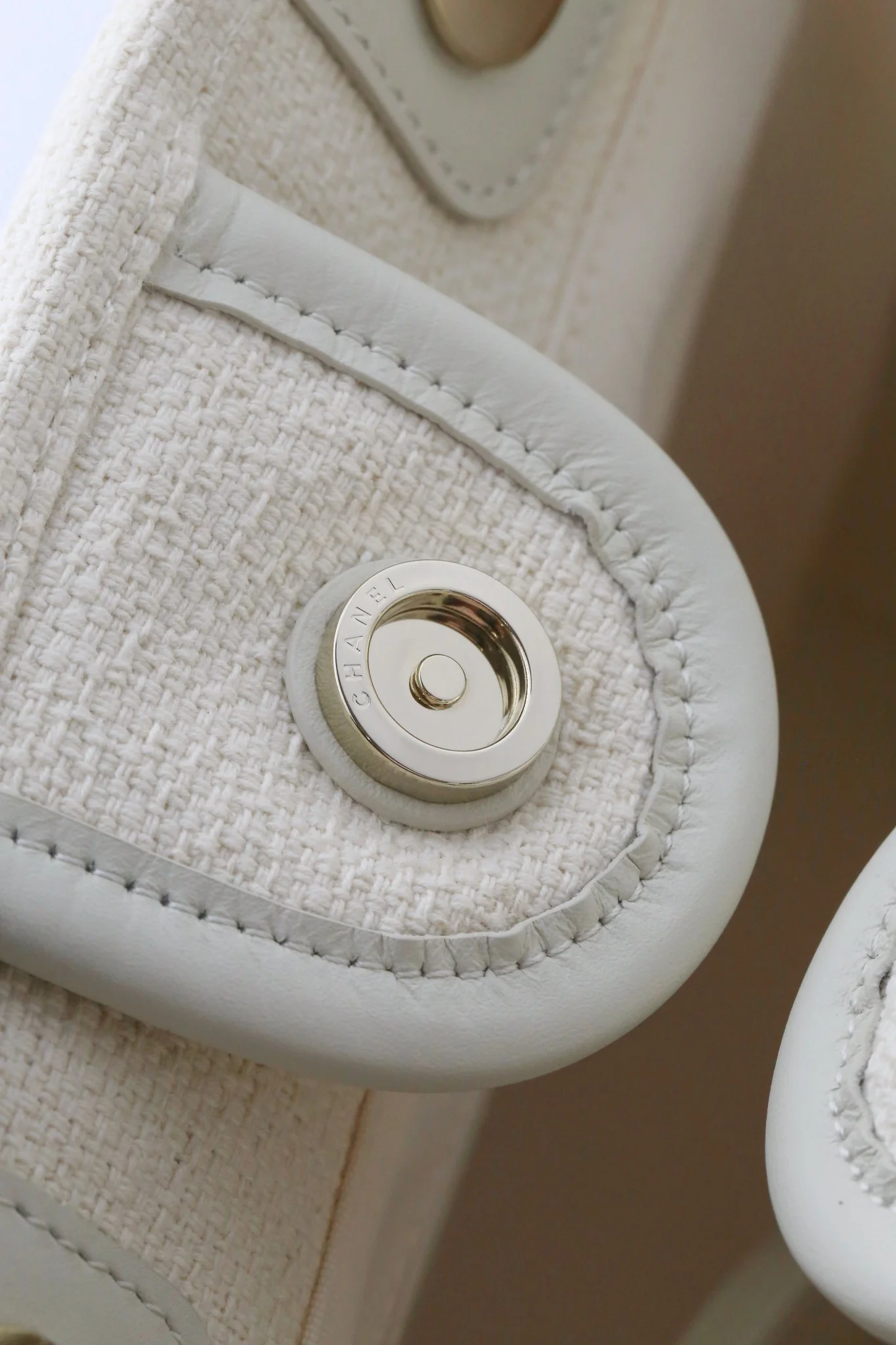 Пляжная сумка Chanel 25c, косметичка, красно-синяя.