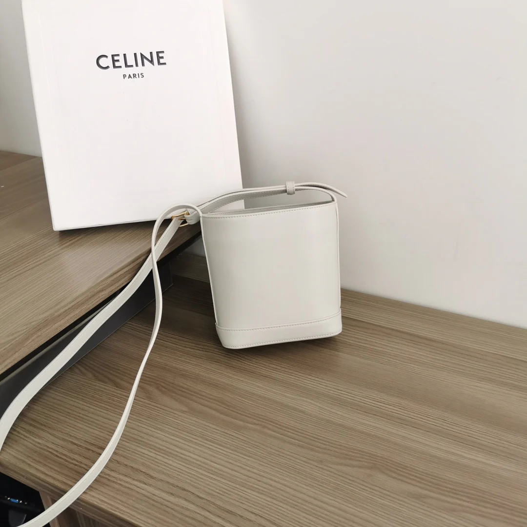 Сумка-ведро Celine с тиснением - Мини - Белая