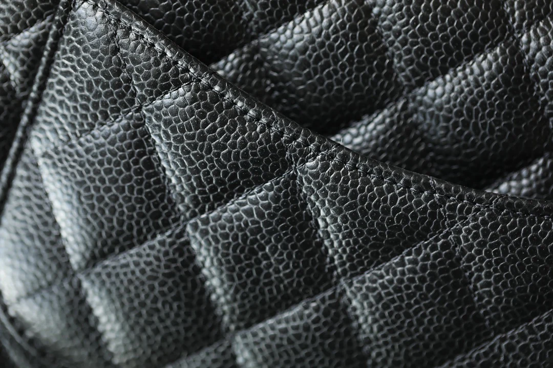 Chanel - ???????-????-??? Квадратный толстый лист 17 см - Черный