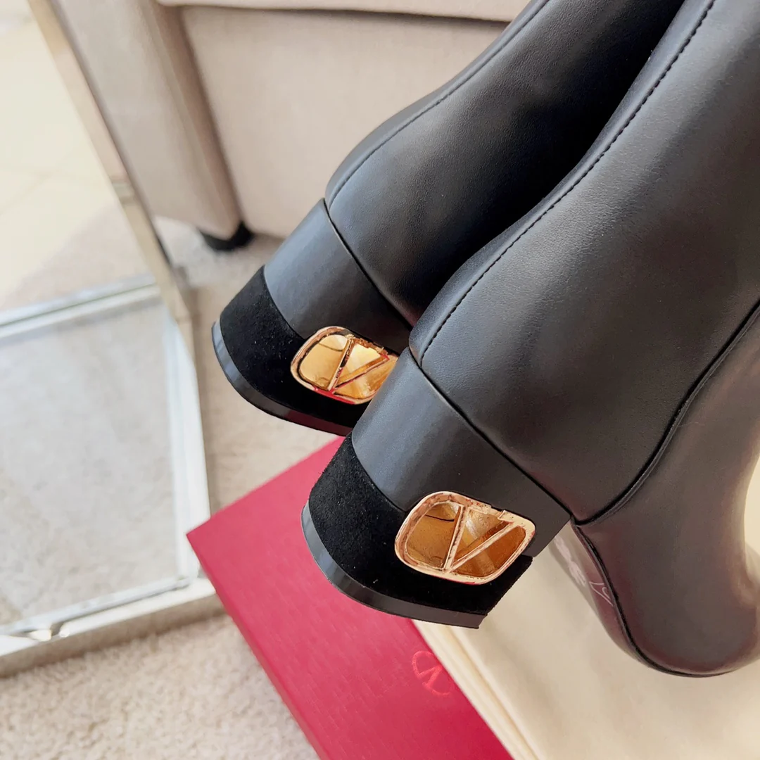 Valentino - Ботильоны из эластичной кожи с лоскутным дизайном - Каблук с ажурной фурнитурой