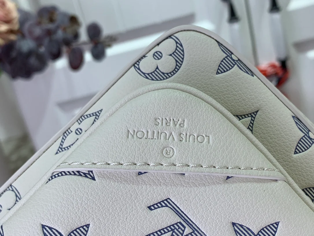 Сумка-мессенджер LV-m24754-trio - белая