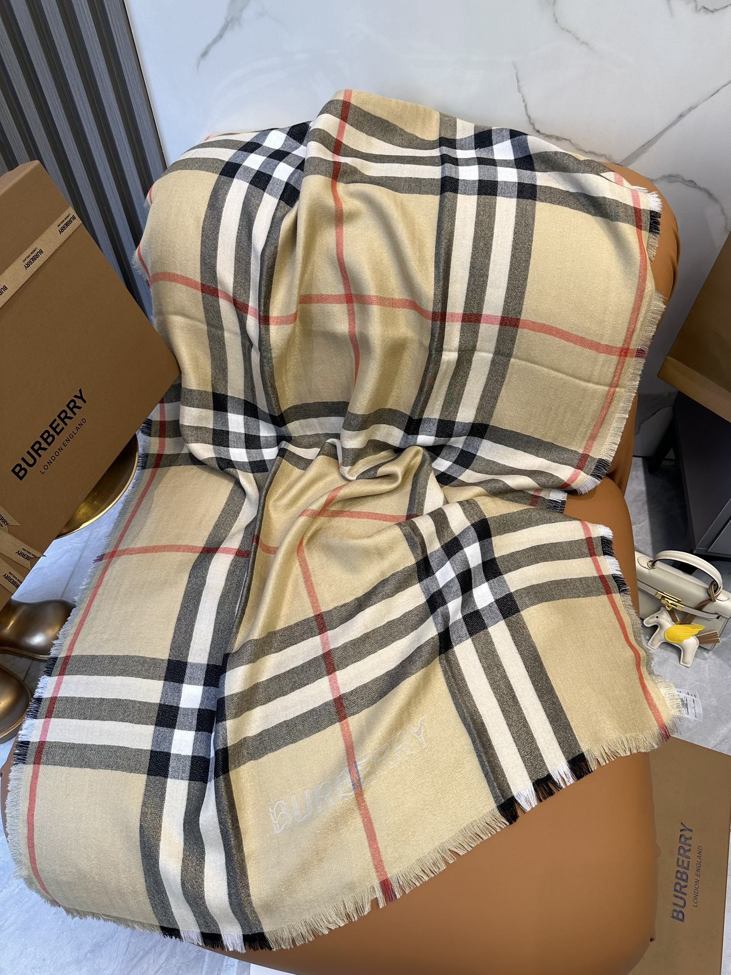 Шарф Burberry в винтажную клетку 2024 года - 220-70