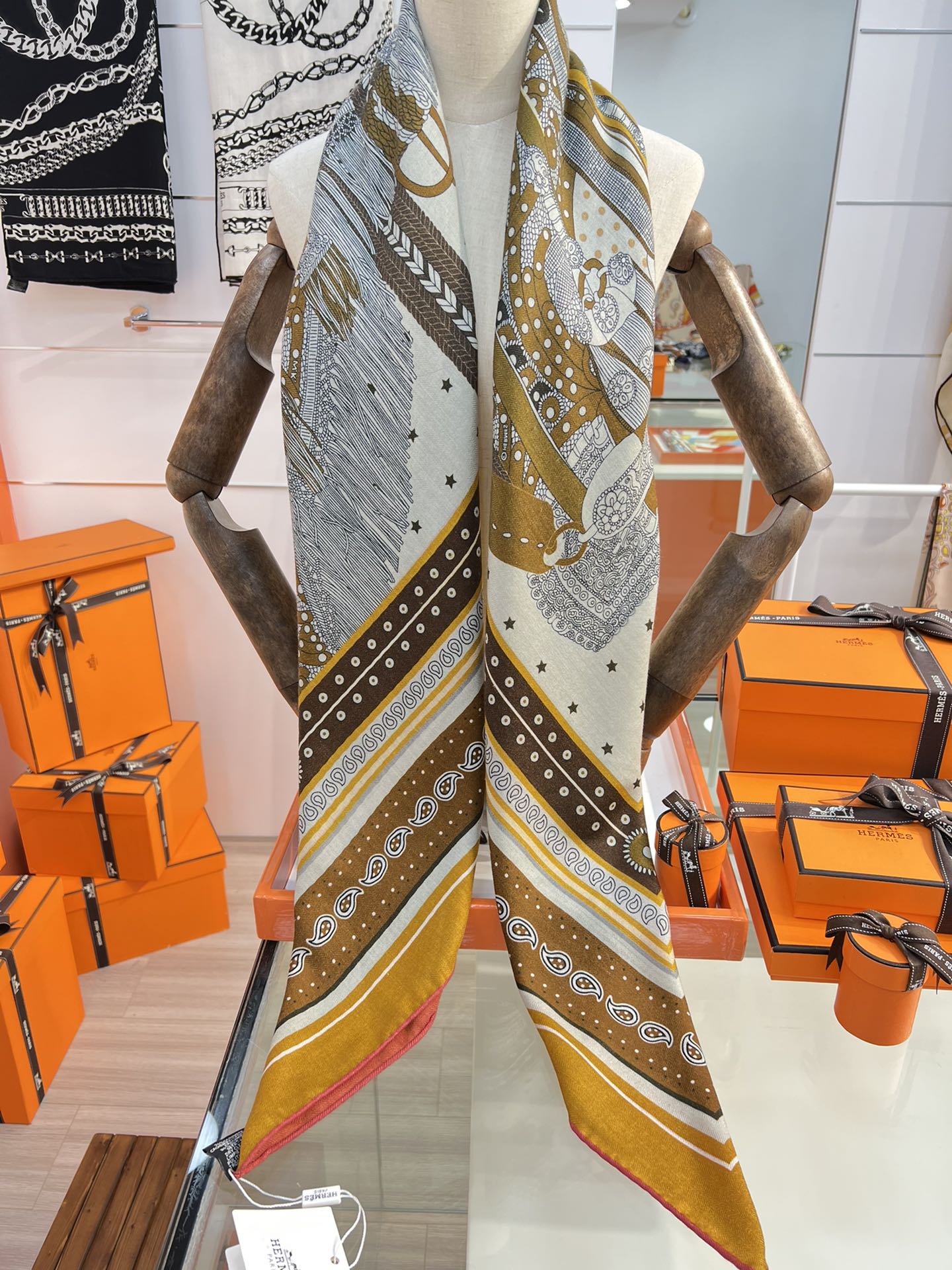 Большой двусторонний бархатный шарф Hermes - 140 см - 001