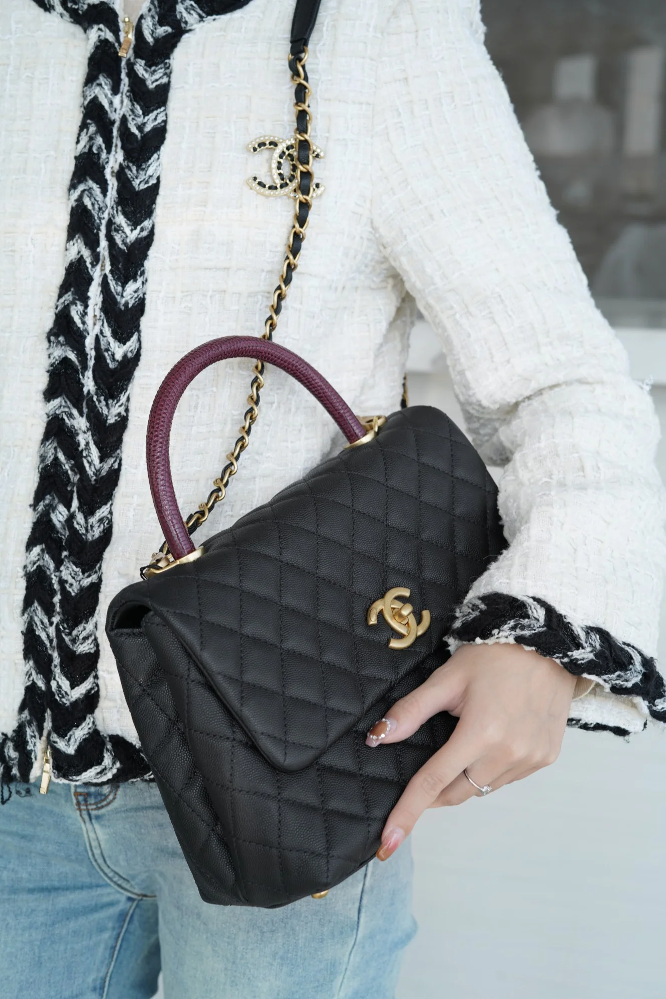 Сумка Chanel Handle 28 - с ручкой из кожи ящерицы - большая, черная