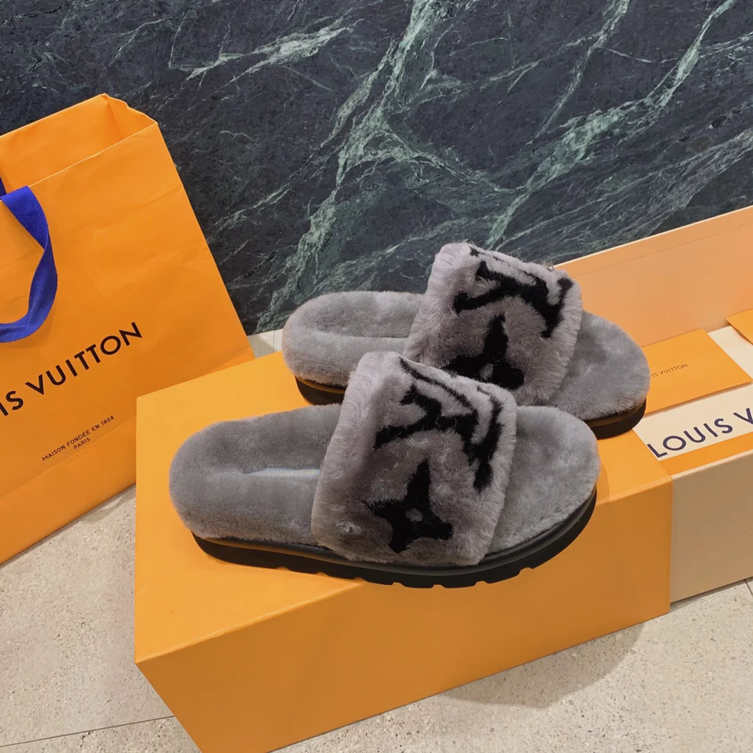Тапочки LV Teddy из овчины - серые