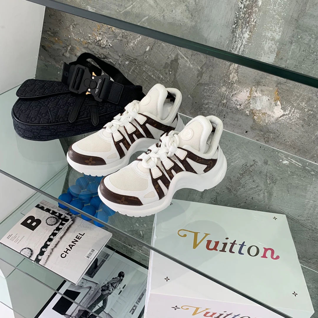 Обувь LV - массивные кроссовки LV - размер 27