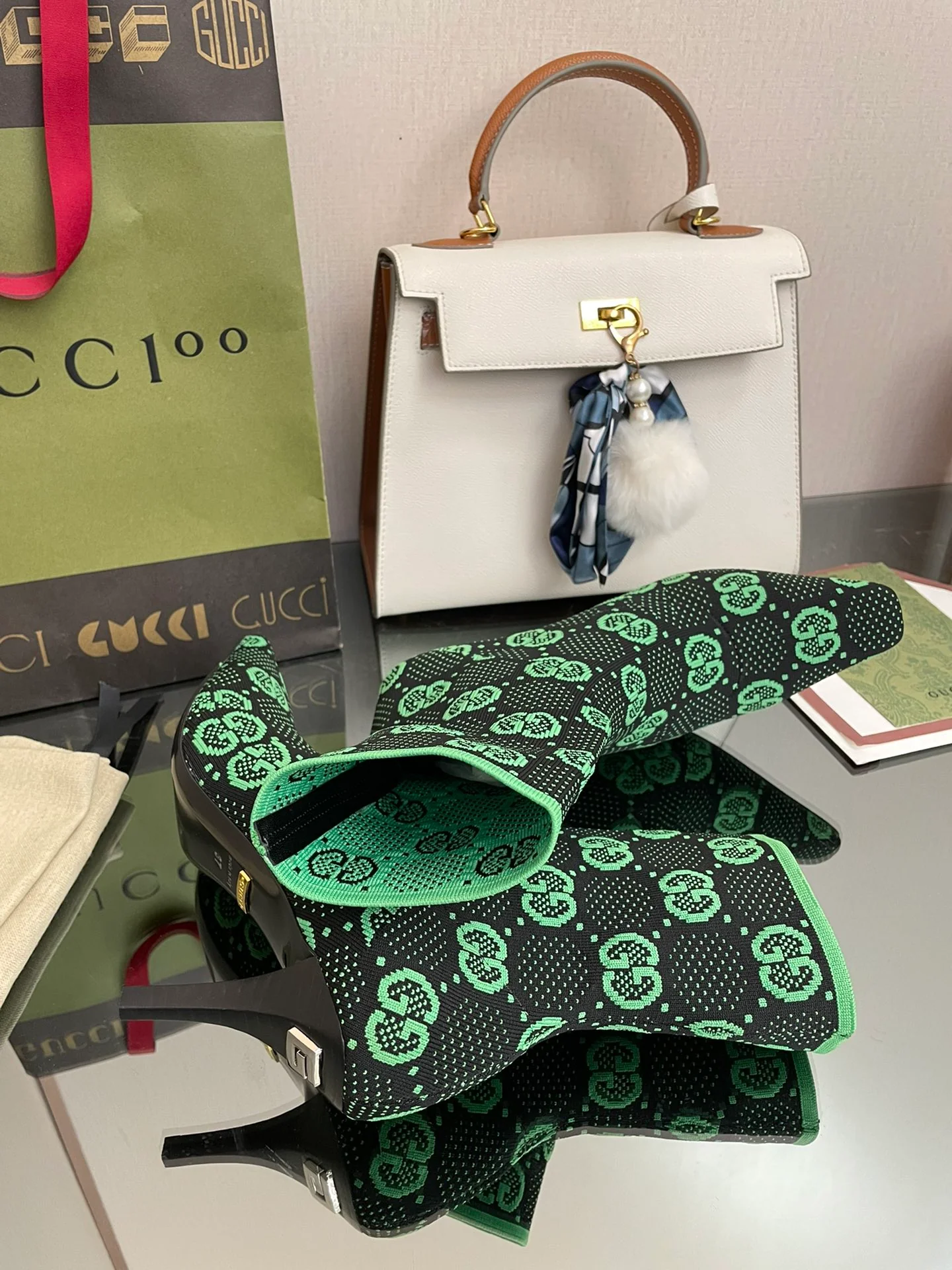 Gucci - Ботильоны-носки на шпильке до плеч - Зеленые