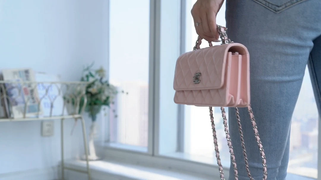 Chanel - Новая гармошка с ручкой, украшенной стразами - Розовая