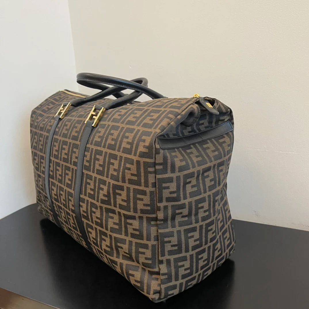 Винтажная дорожная сумка Fendi Monogram