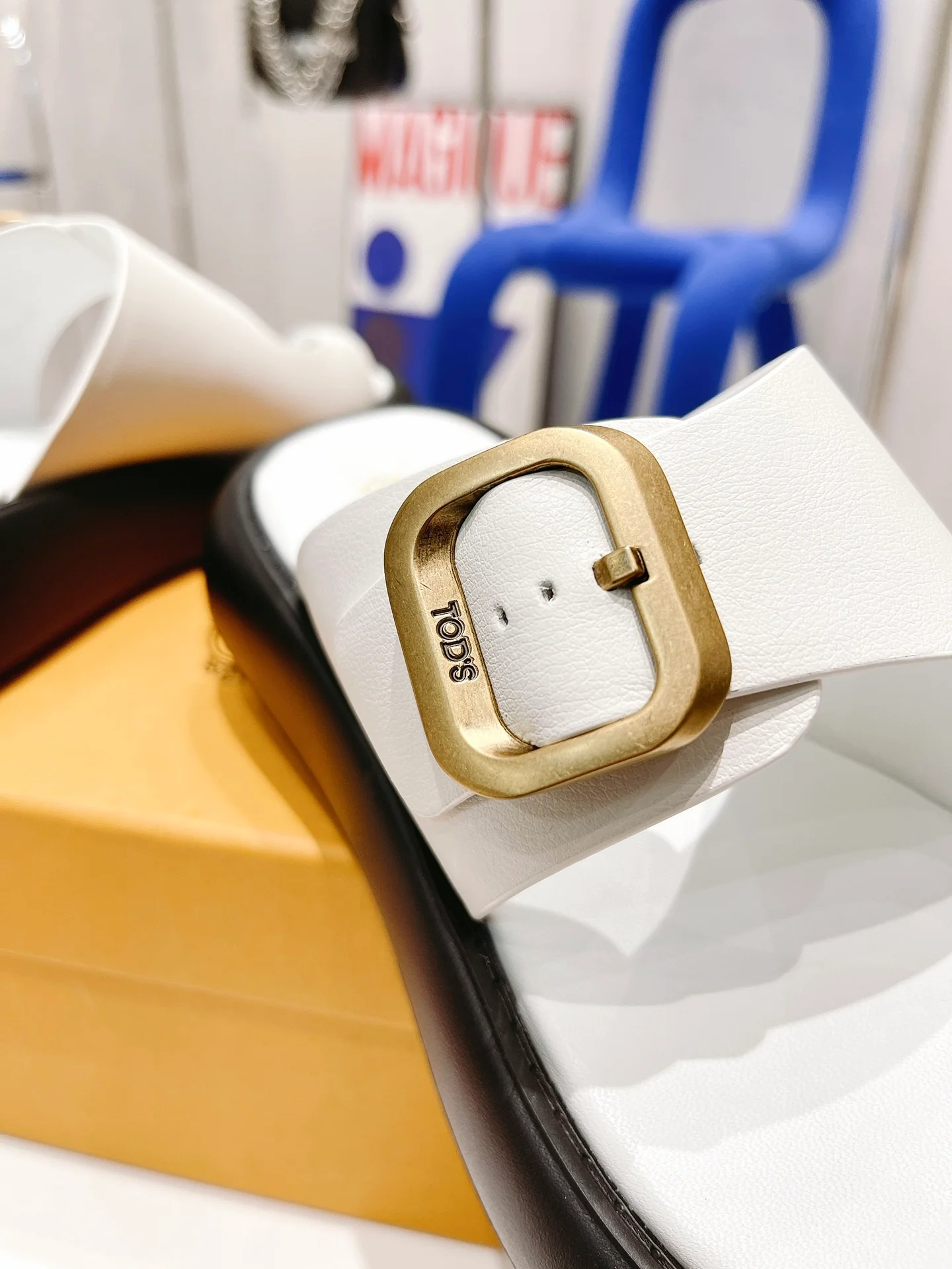 Тапочки на платформе Tods - белые