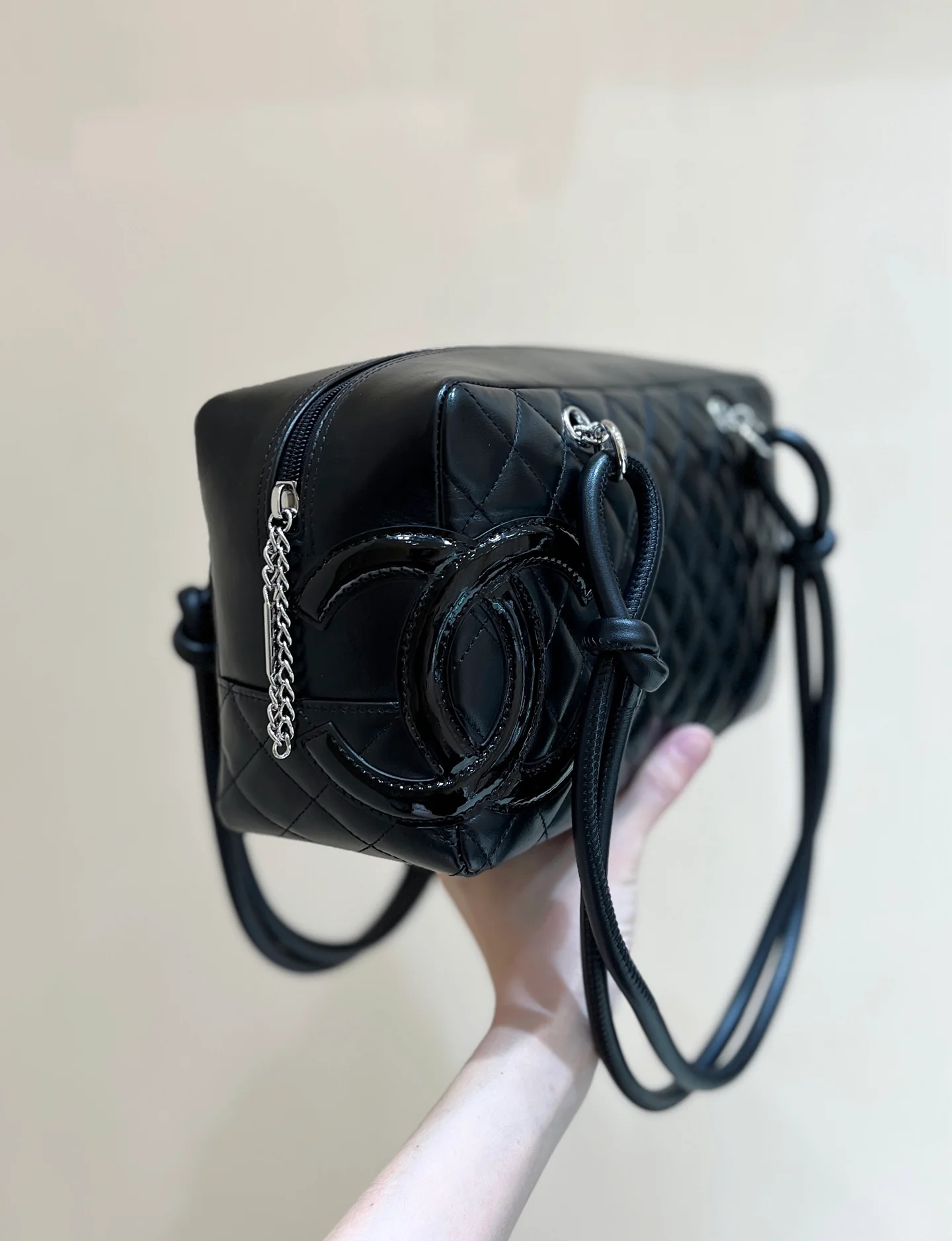 Chanel - Классическая, вневременная винтажная большая сумка-подушка Kang Peng