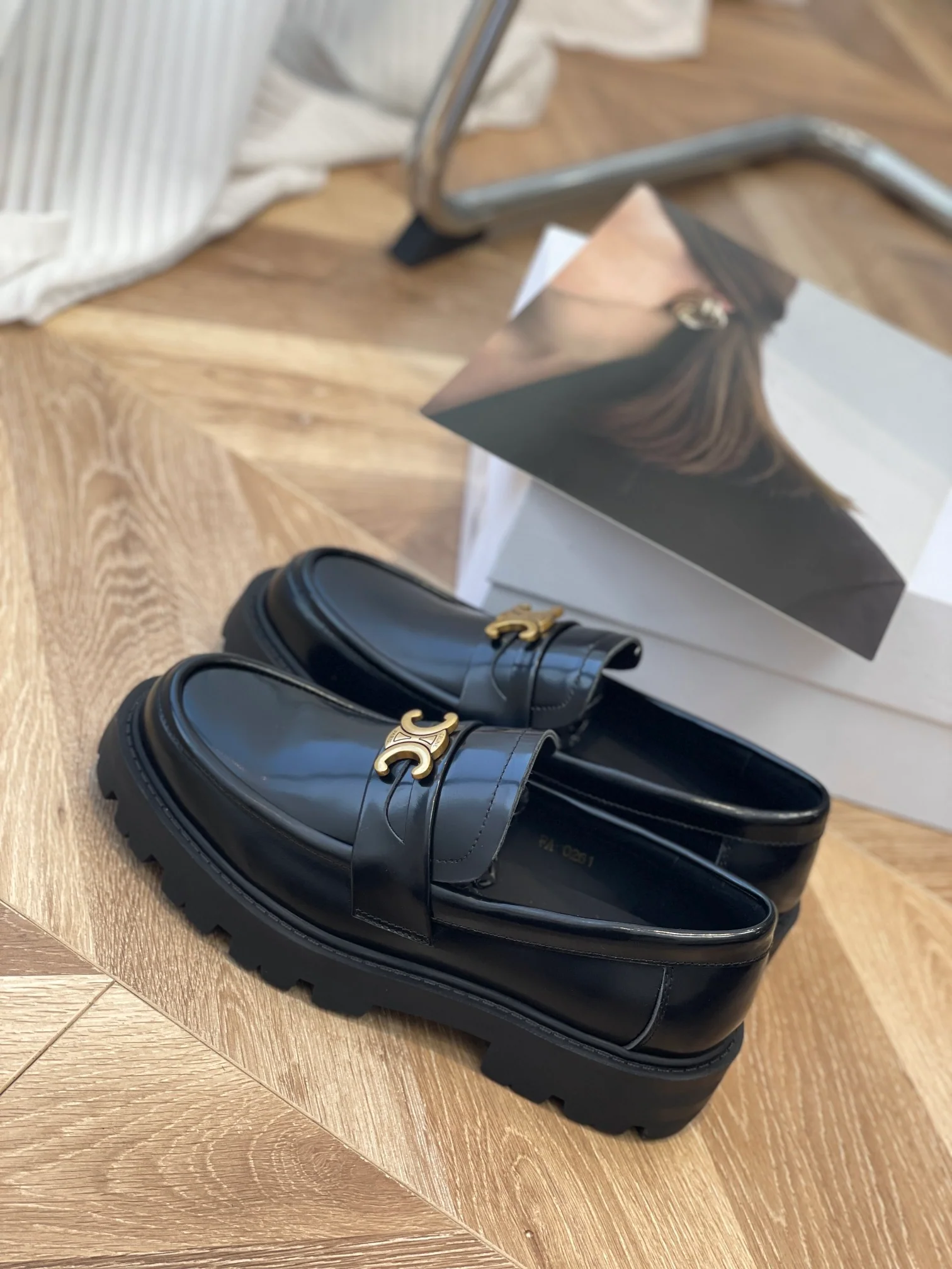 Туфли Celine Arc de Triomphe в афро-стиле - черные