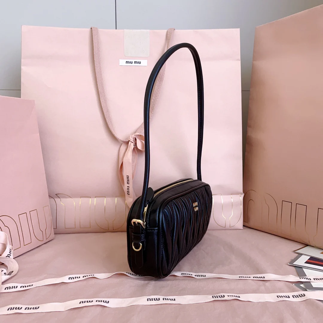 Сумка для маджонга Miu Miu-5ne024 с текстурированной вышивкой, черная.