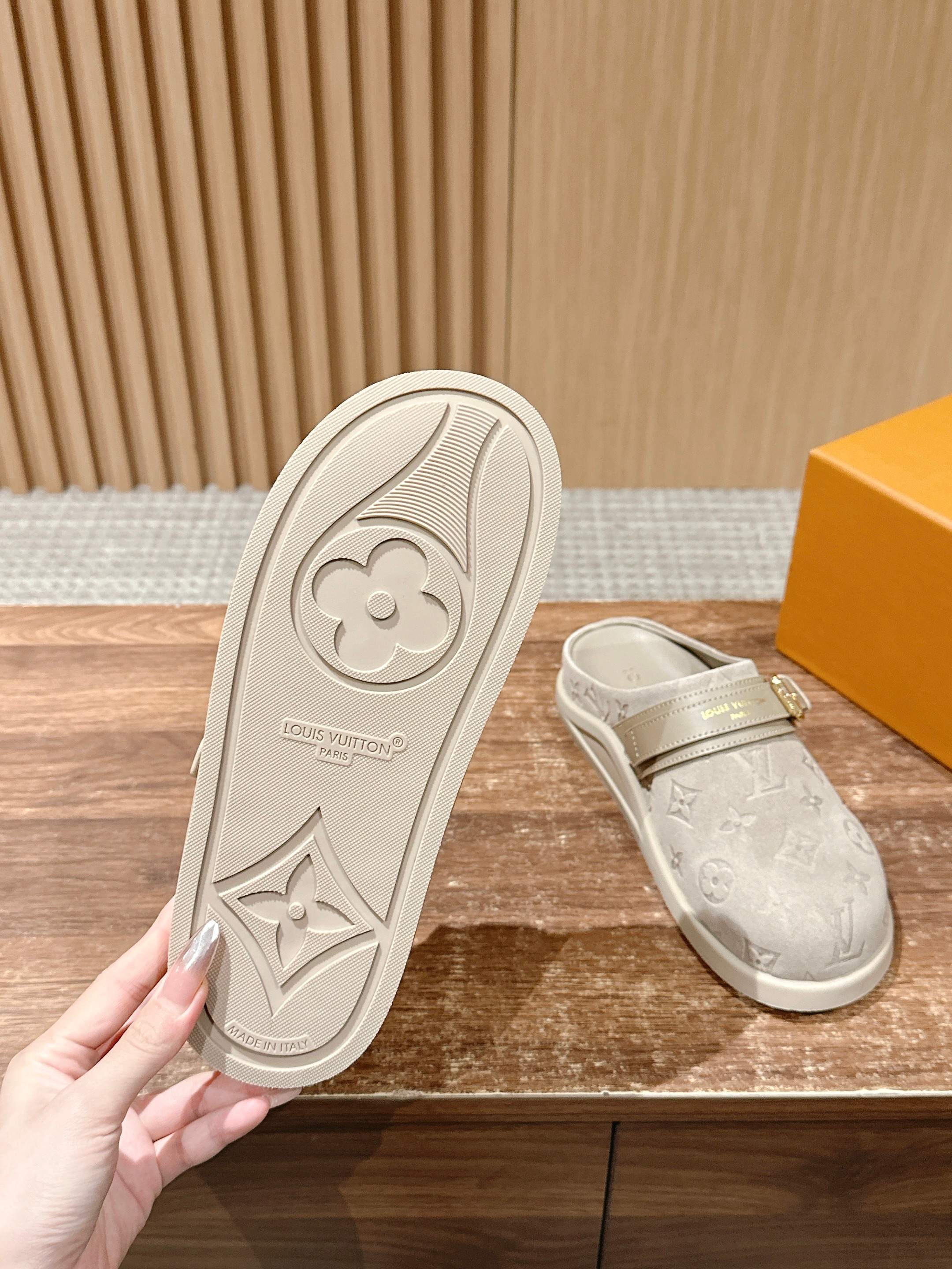 Новинка LV 2025 - Обувь Birkenstock - Замшевая отделка