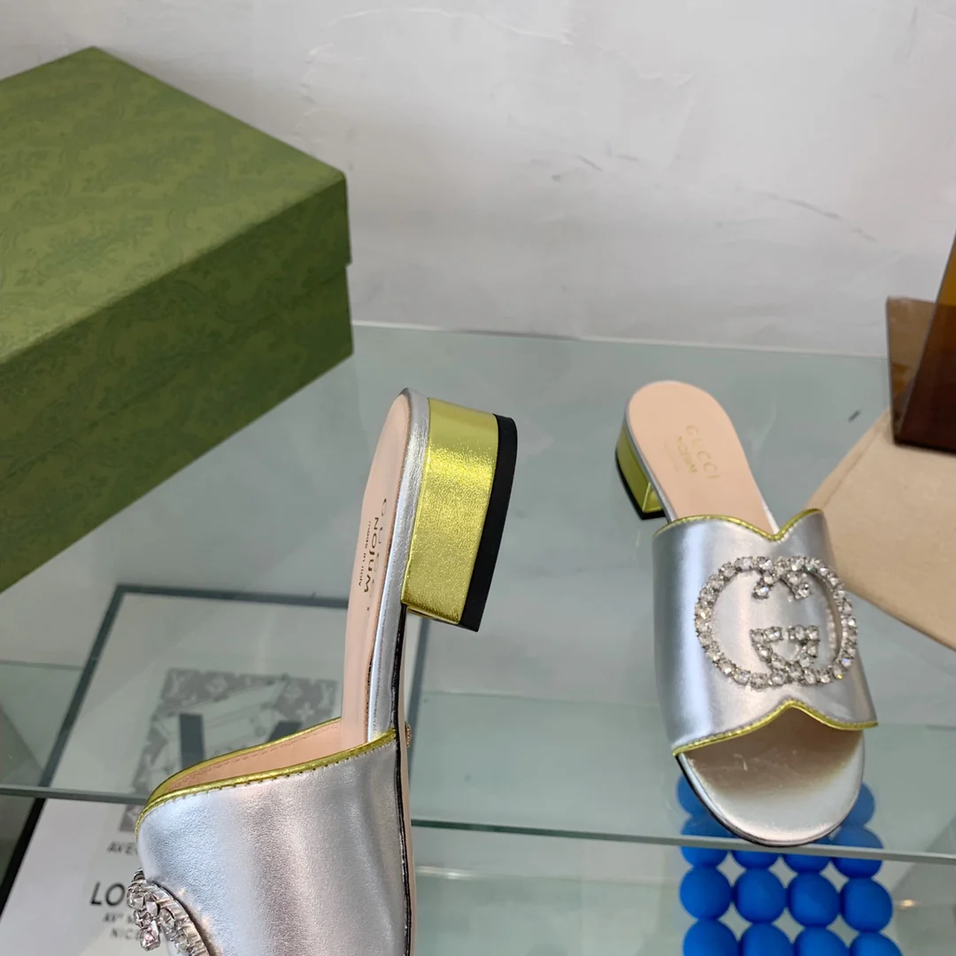 Новинка сезона весна/лето 2022 — тапочки с двойной буквой G — 3 шт.