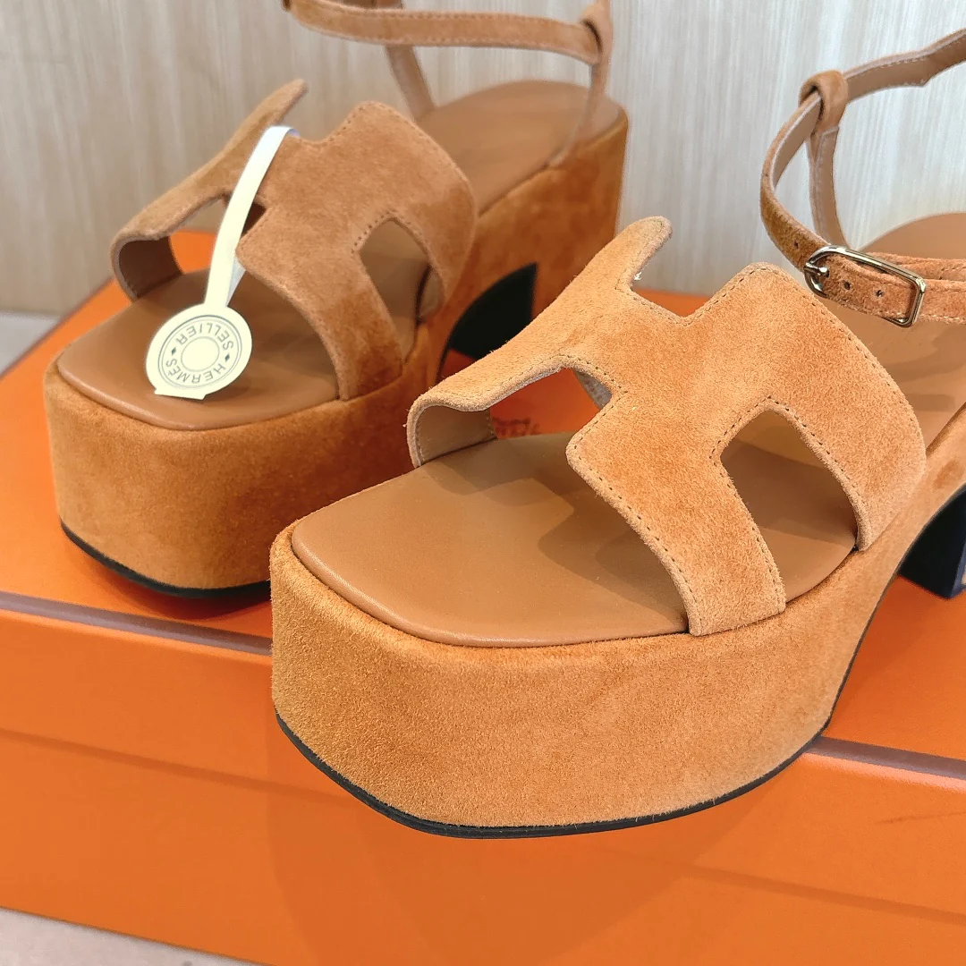 Босоножки на высоком каблуке Hermes 2024 из флиса - Кофейно-коричневые