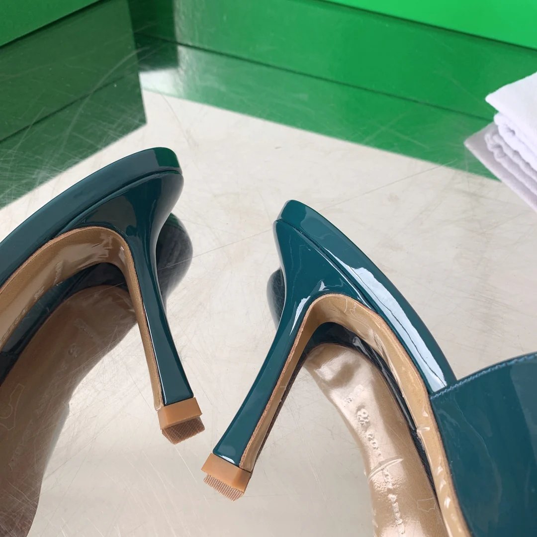 Дом BV - Квадратная голова - Корень