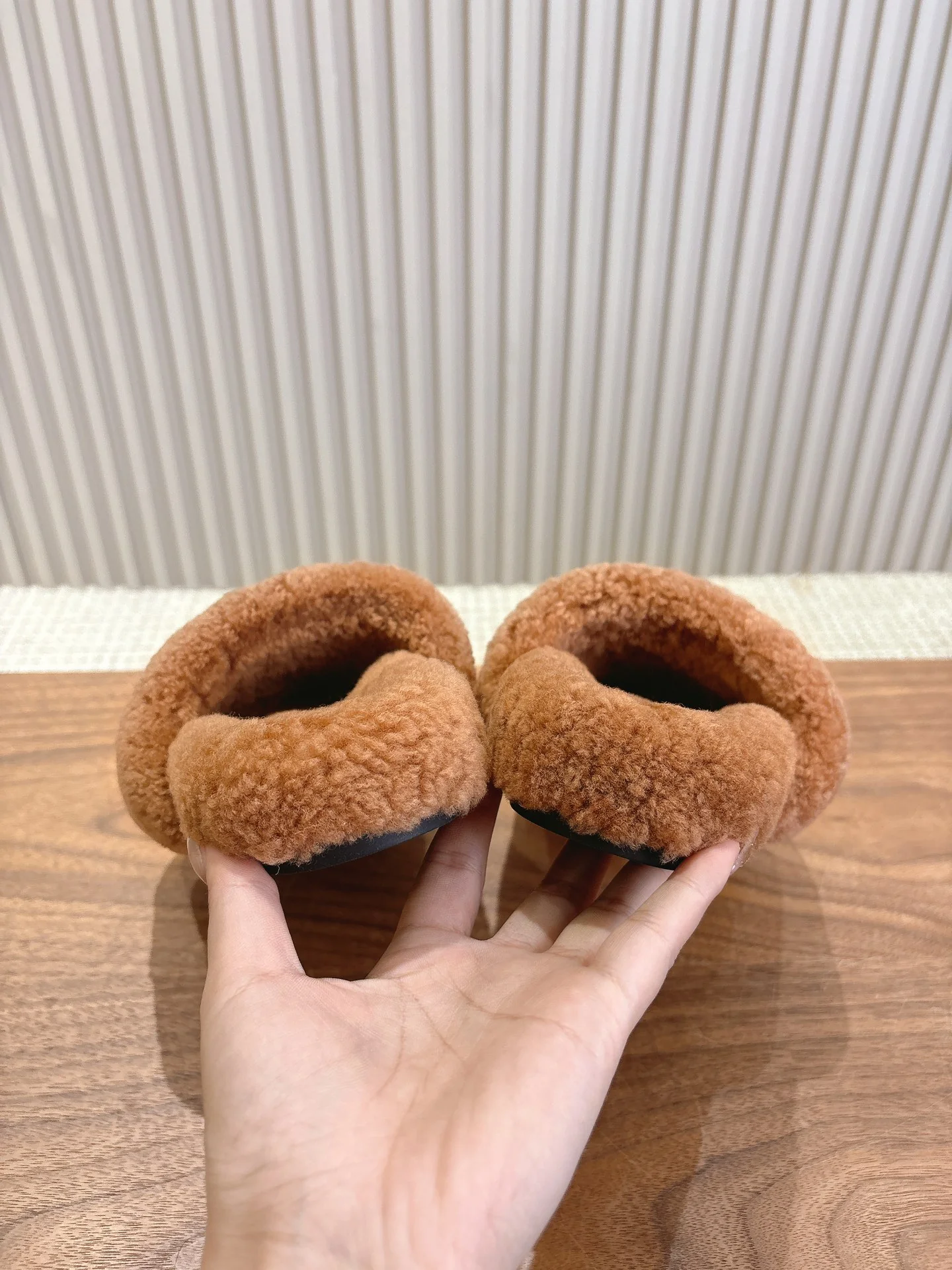 LV-2024 Шерстяные тапочки - Темно-коричневые