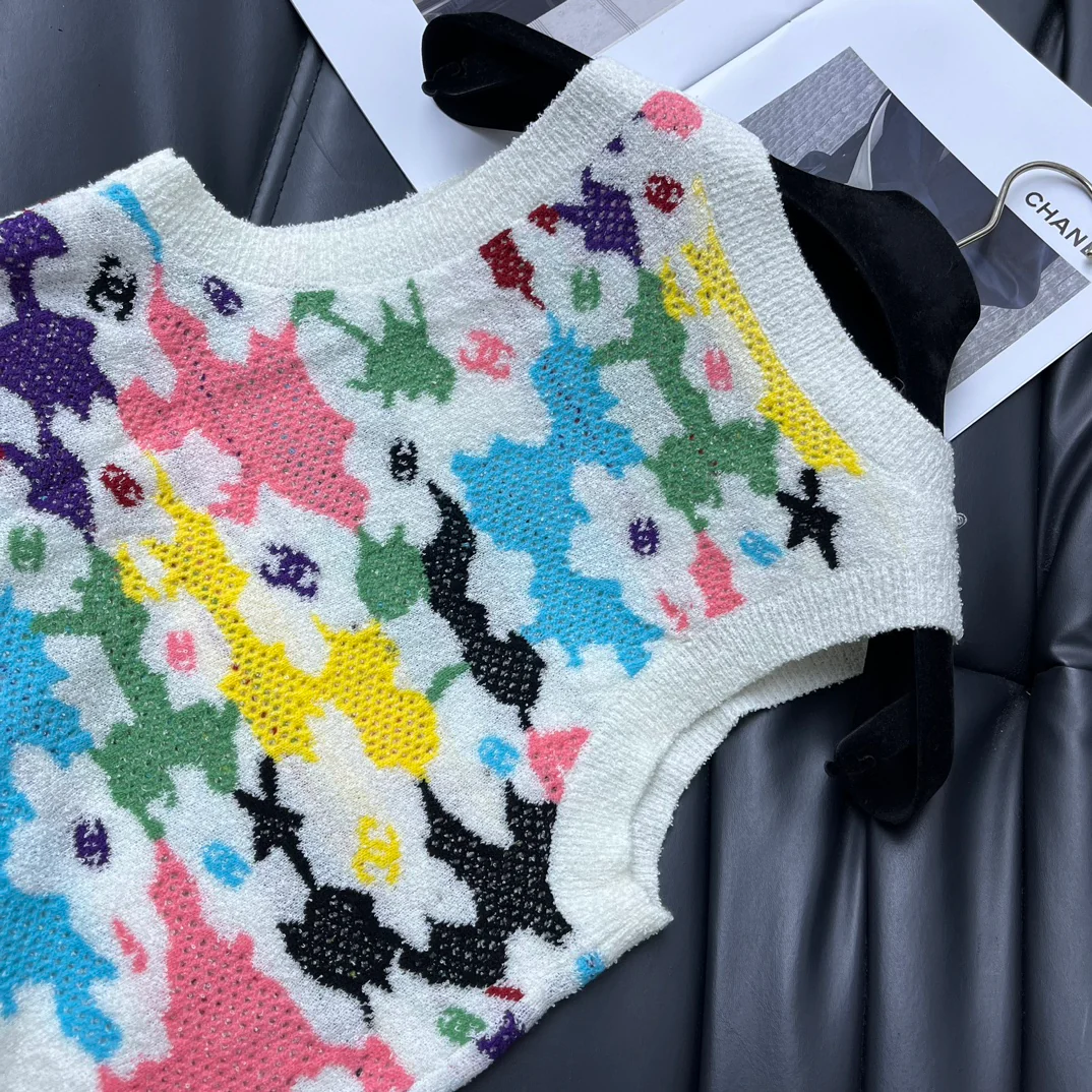 Chanel - 2404-24 Новинка: Вязаный жилет с ажурным узором