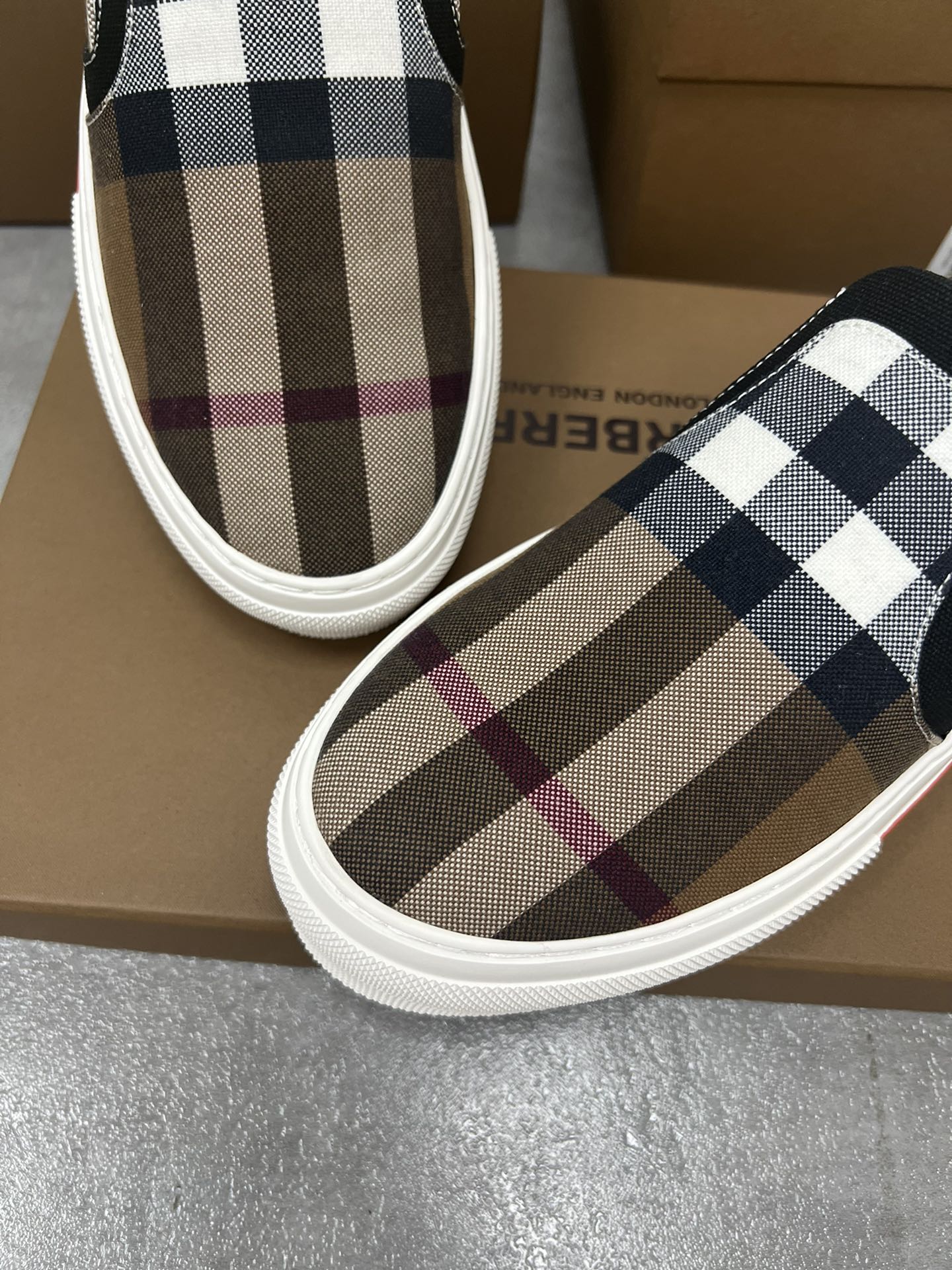 Повседневные балетки Burberry в клетку - для пары