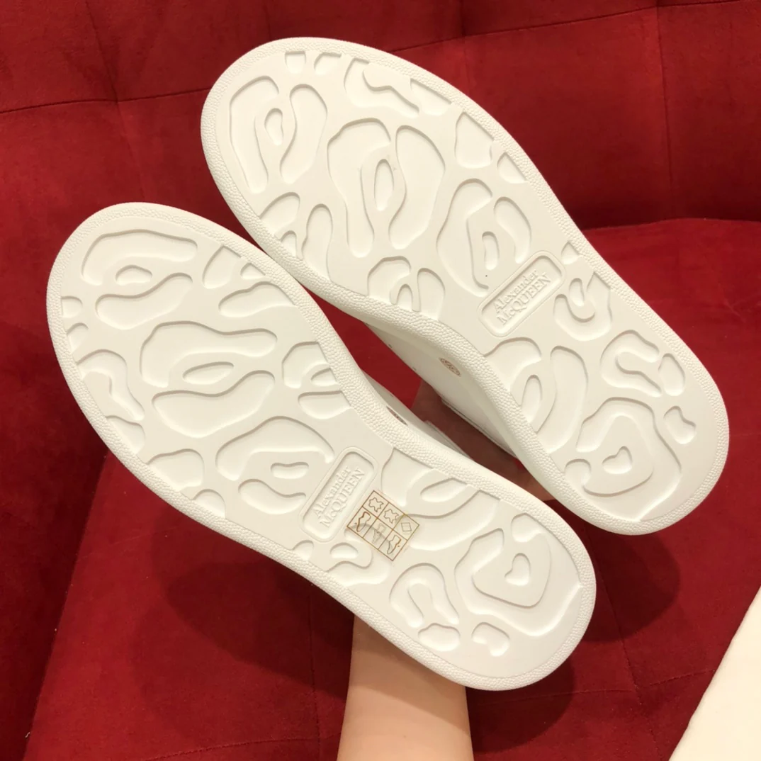 Классические белые кроссовки McQueen - светоотражающая пудра