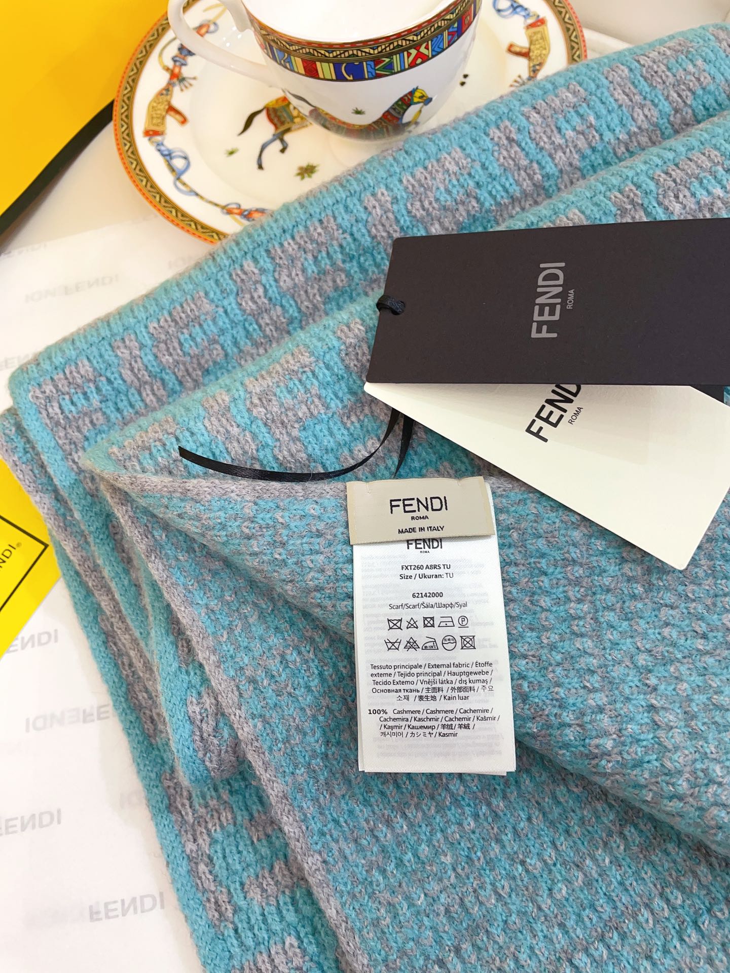 Fendi - Двусторонний жаккардовый вязаный шарф - 32 - 180 см - 1