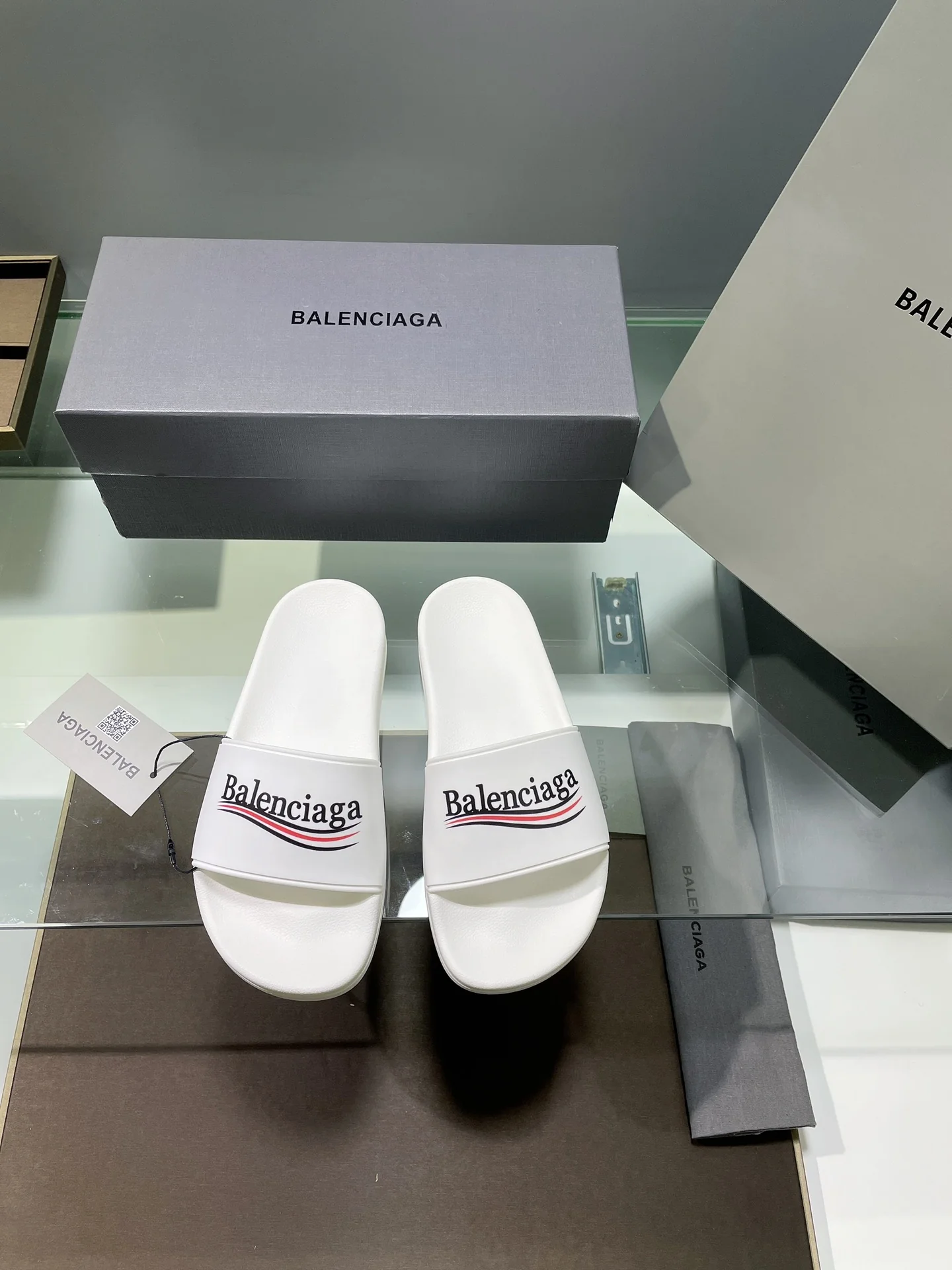 Balenciaga - Новая модель 2022 года - Тапочки с эффектом памяти и улучшенной упругостью - 2 шт.