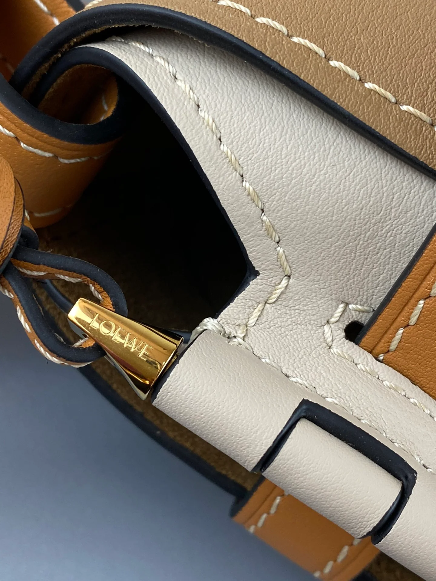 Loewe-gate-small-20x19x11-5-cm-14