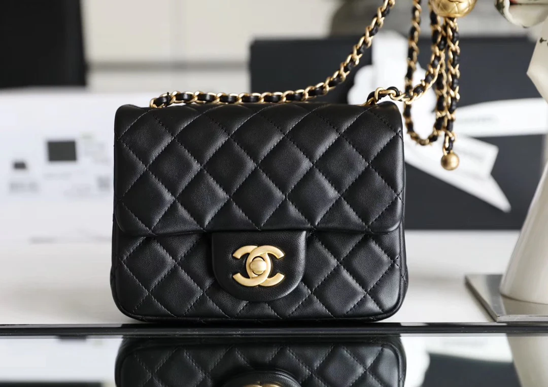 Сумка Chanel Gold Globe Square Fat Flap Bag - черная