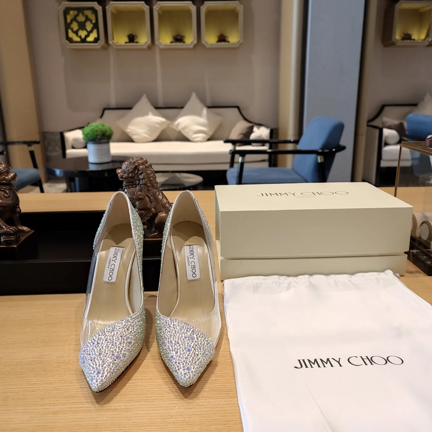 Туфли на высоком каблуке Jimmy Crystal Color Block, белые