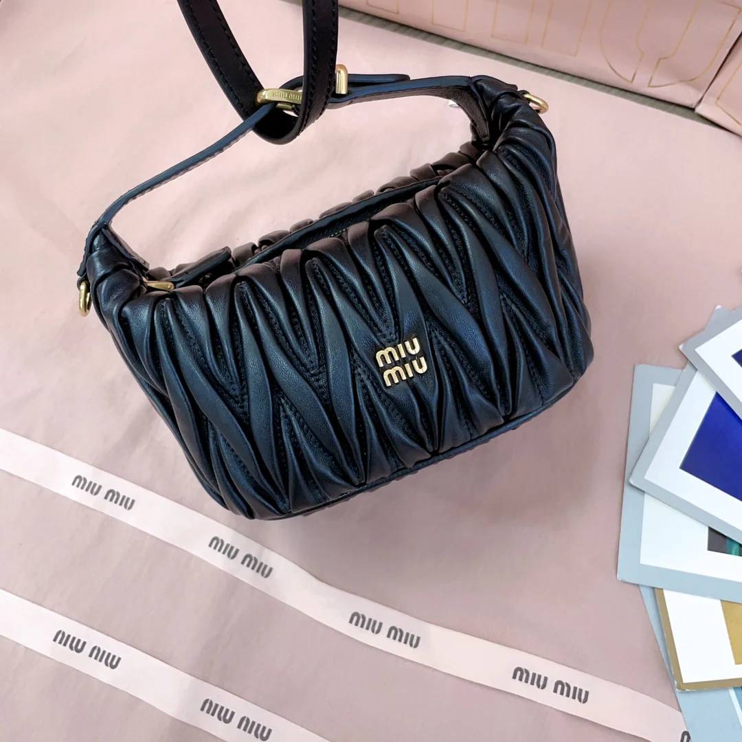 Сумка для ланча Miu Miu-5ne026-matelasse с вышивкой, мини, черная.