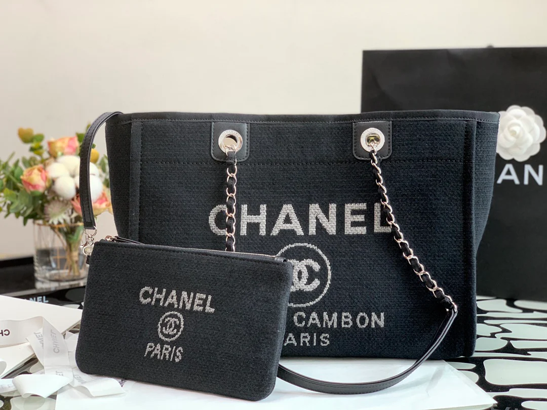 Пляжная сумка Chanel из коллекции осень/зима 2022 — черная — средний размер