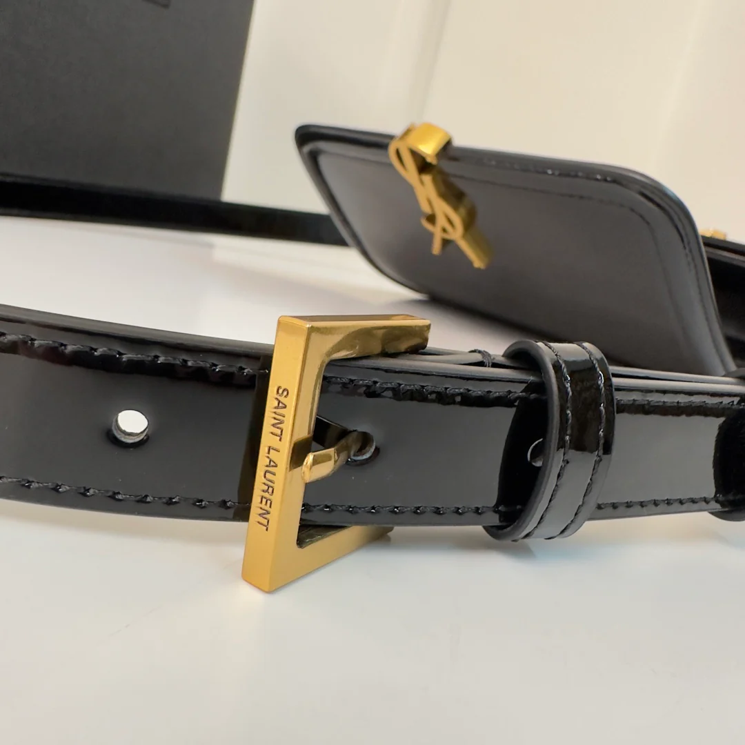 Сумка YSL Box Saint Laurent Tofu Bag, маленькая, лакированная, черная.