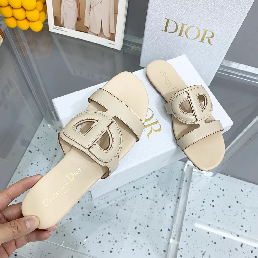 Dior - Туфли цвета слоновой кости