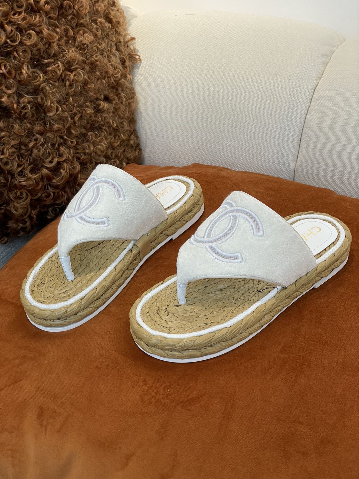 Шлепанцы на платформе Chanel