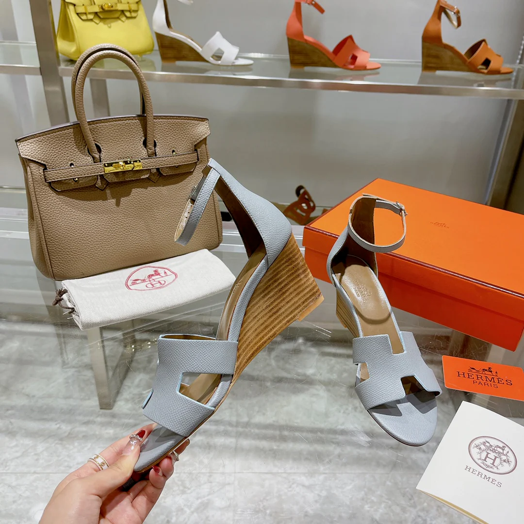 Новинки сезона весна/лето 2022 от Hermes - Сандалии на высоком каблуке - 2