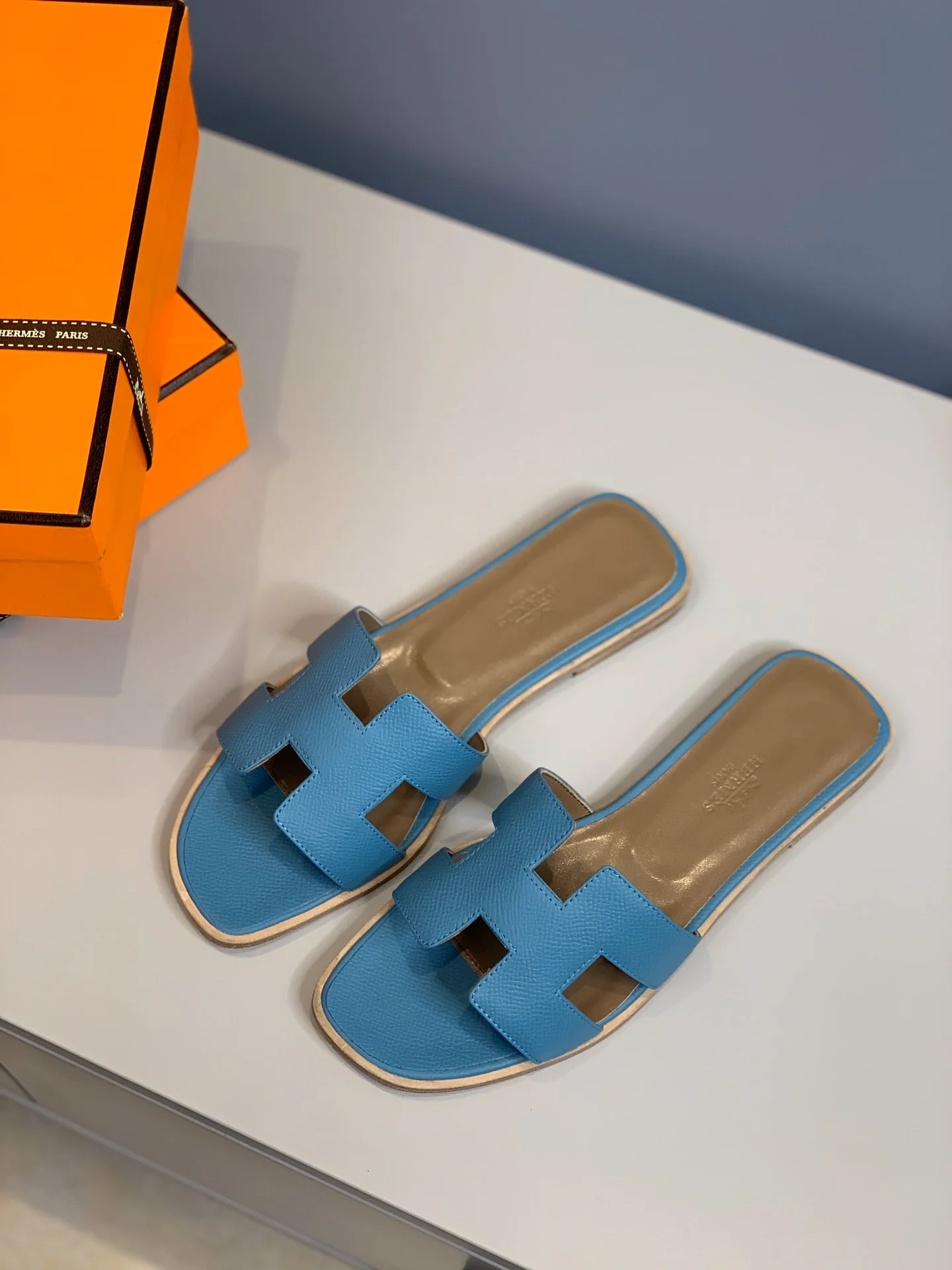 Новинка 2022 года от Hermes - Тапочки с отпечатком руки - Синие