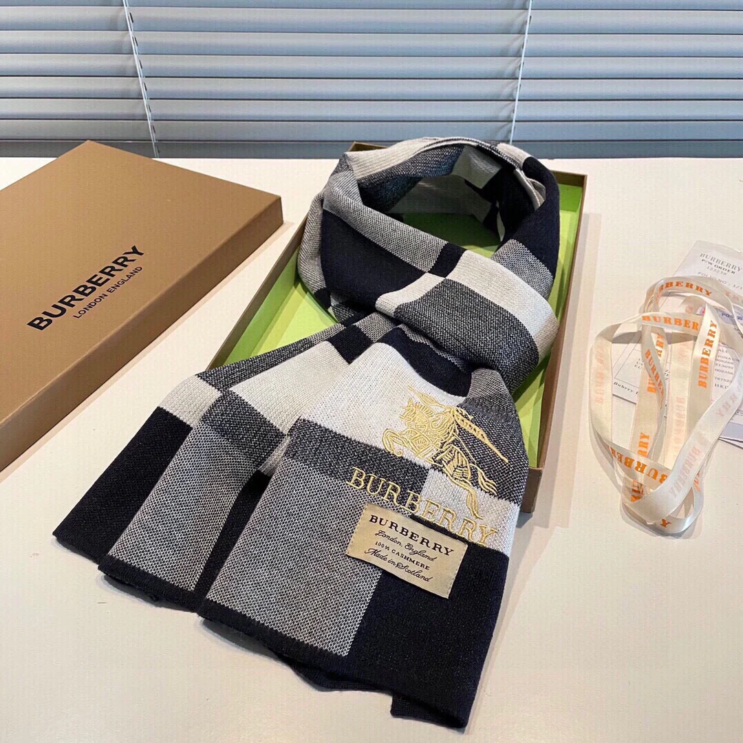 Классический клетчатый шарф Burberry 2024 — черный