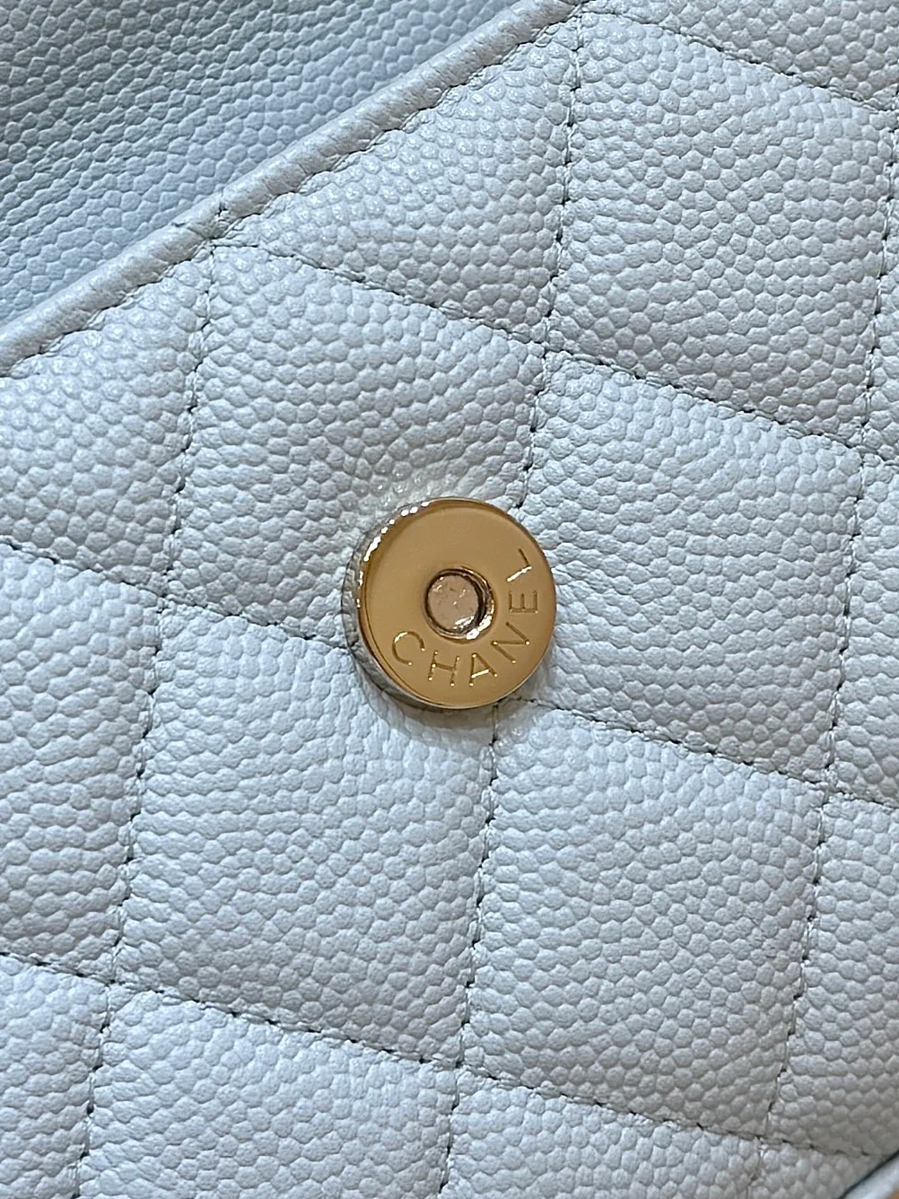 Сумка Chanel 25s Kelly Handle Bag, горизонтальный стиль, нежно-голубой.