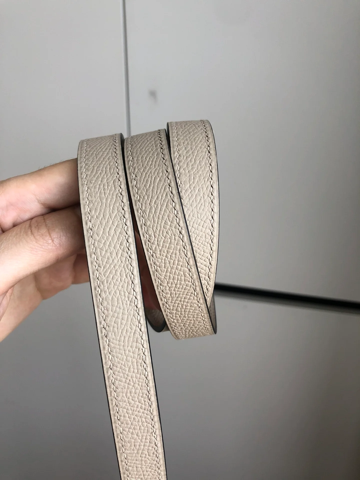 Hermes Kelly 25 Epsom Grey с золотой пряжкой