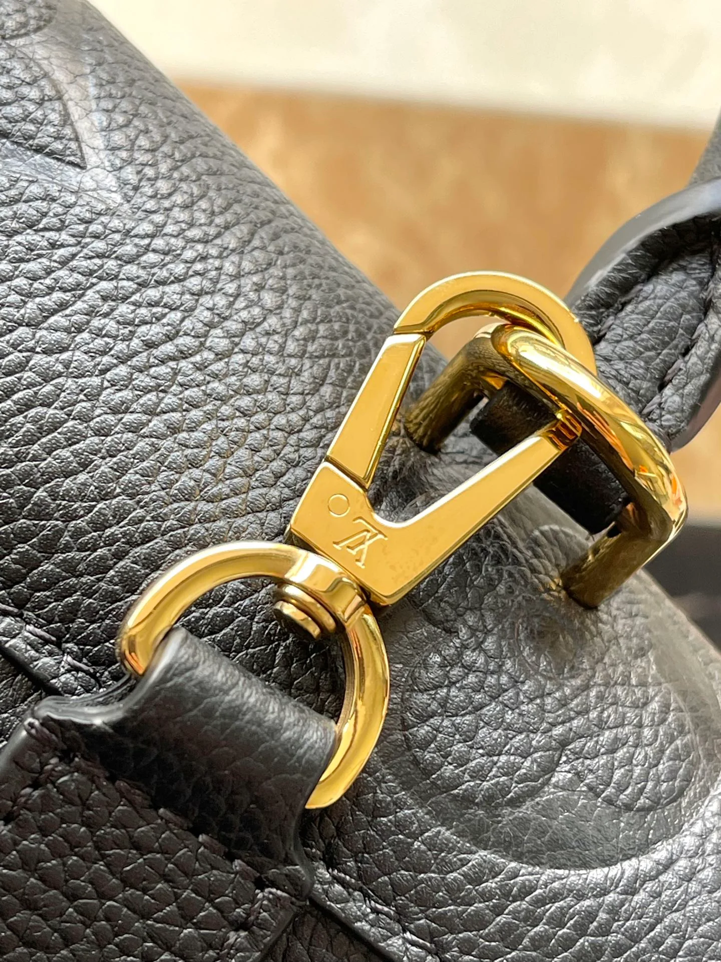 m45977-LV-madeleine-bb-handbag/crossbody bag-black