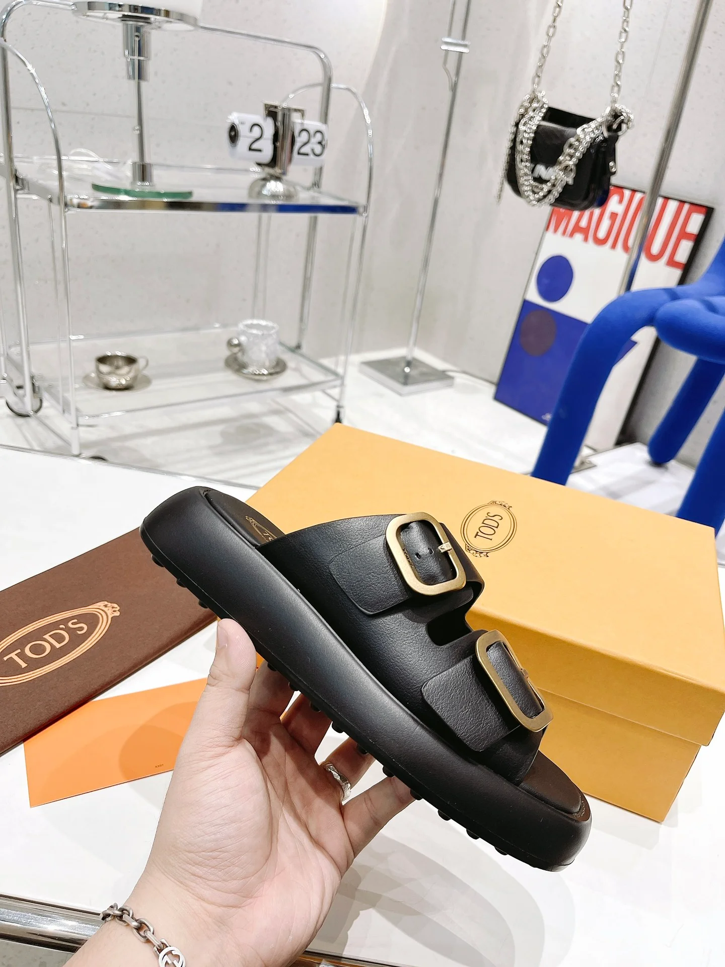 Тапочки на платформе Tods - черные