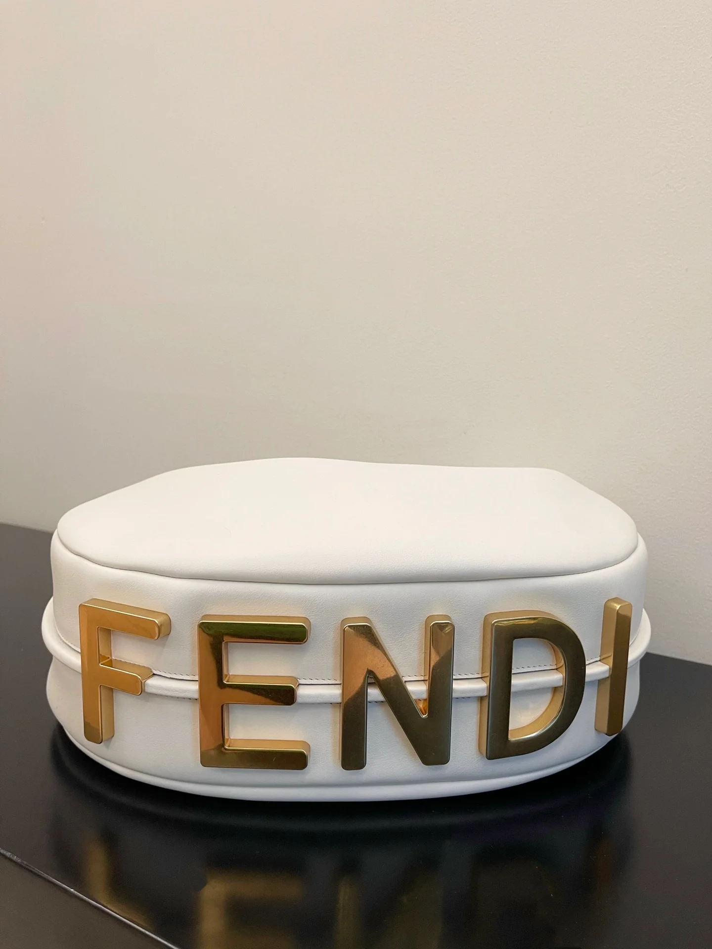 Fendi-fendigraphy - Большая белая кожаная сумка через плечо